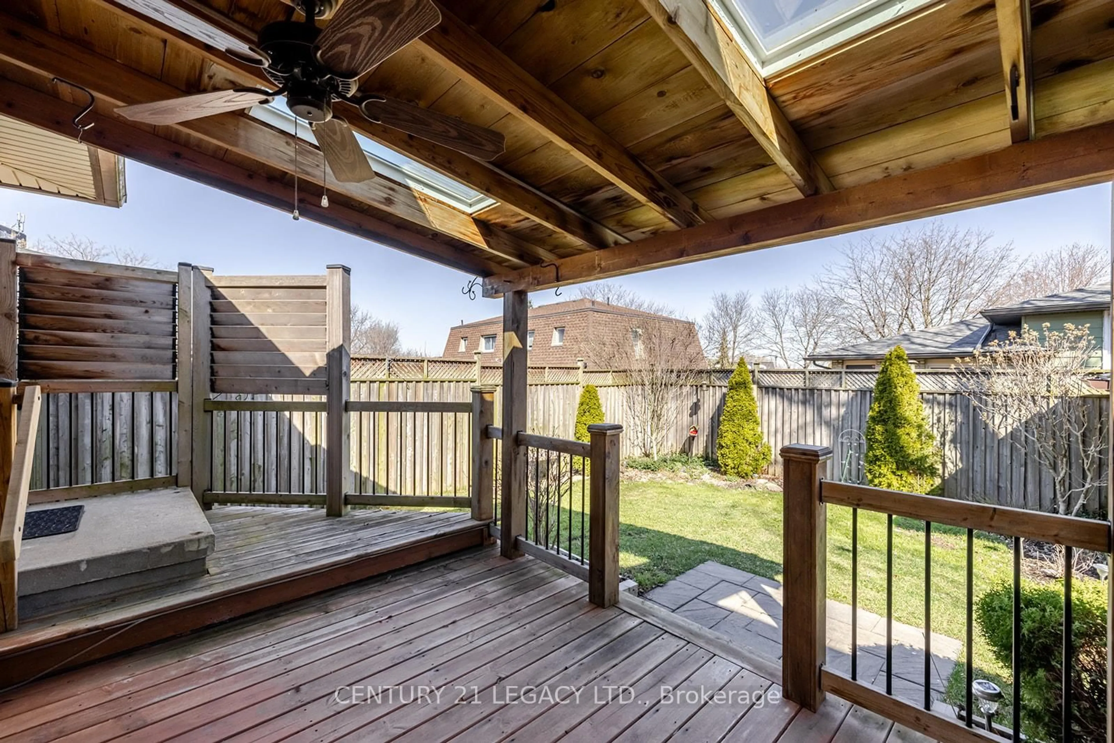Patio, unknown for 971 Eagle Cres, London South Ontario N5Z 4K5