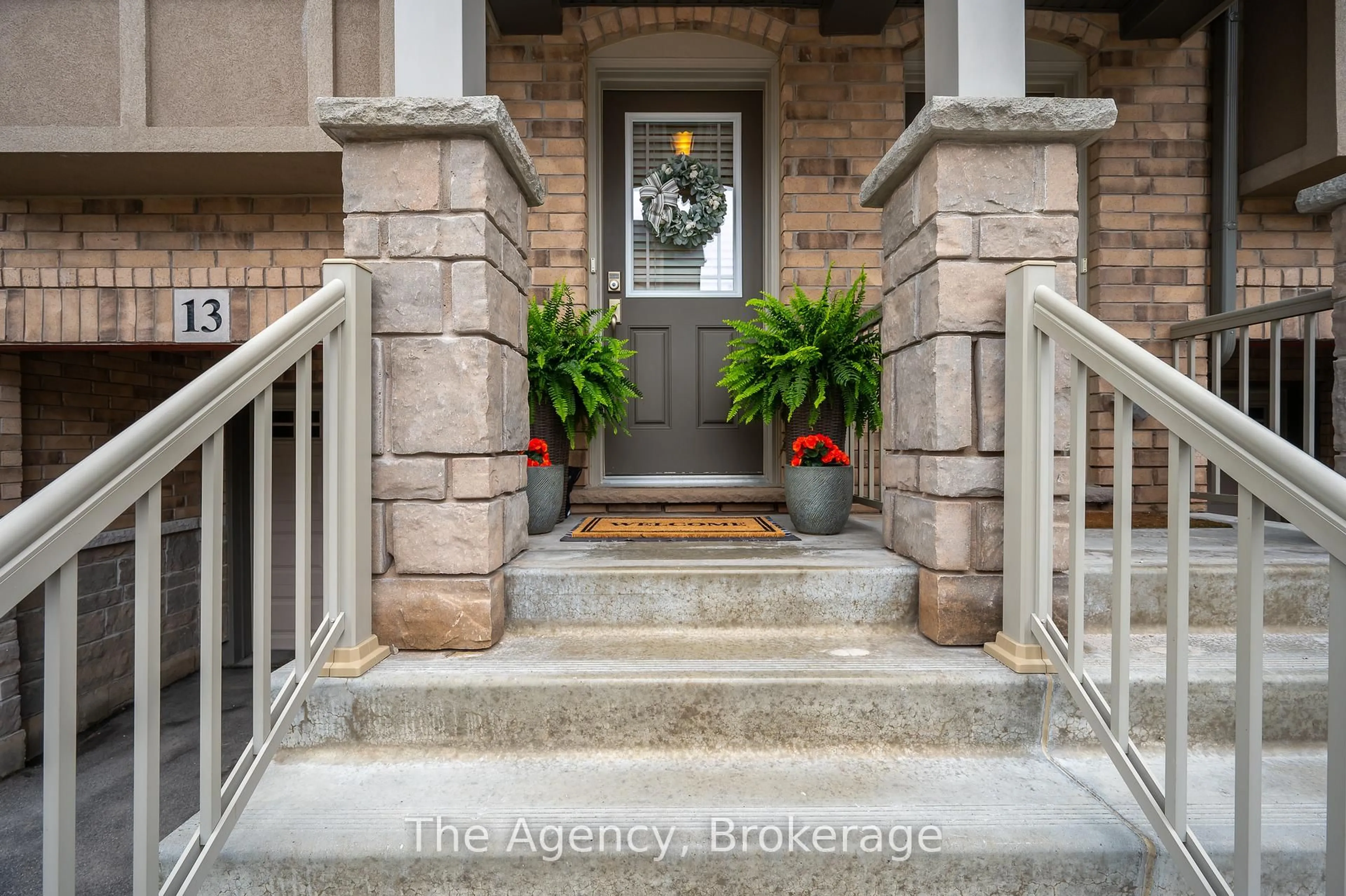Indoor entryway for 201 Westbank Tr #13, Hamilton Ontario L8J 0H5