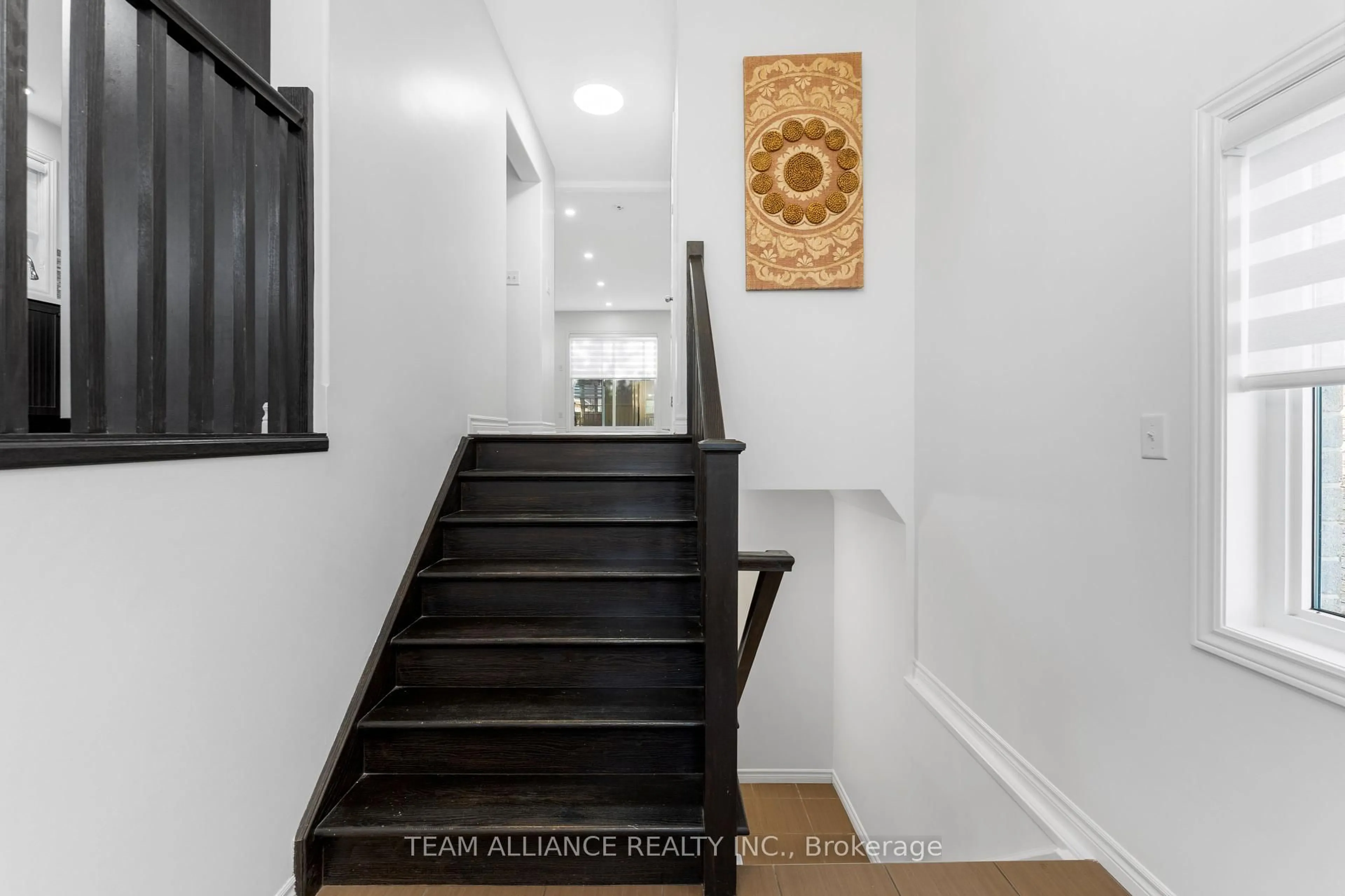 Stairs for 146 Newcastle Dr, Kitchener Ontario N2R 1W4