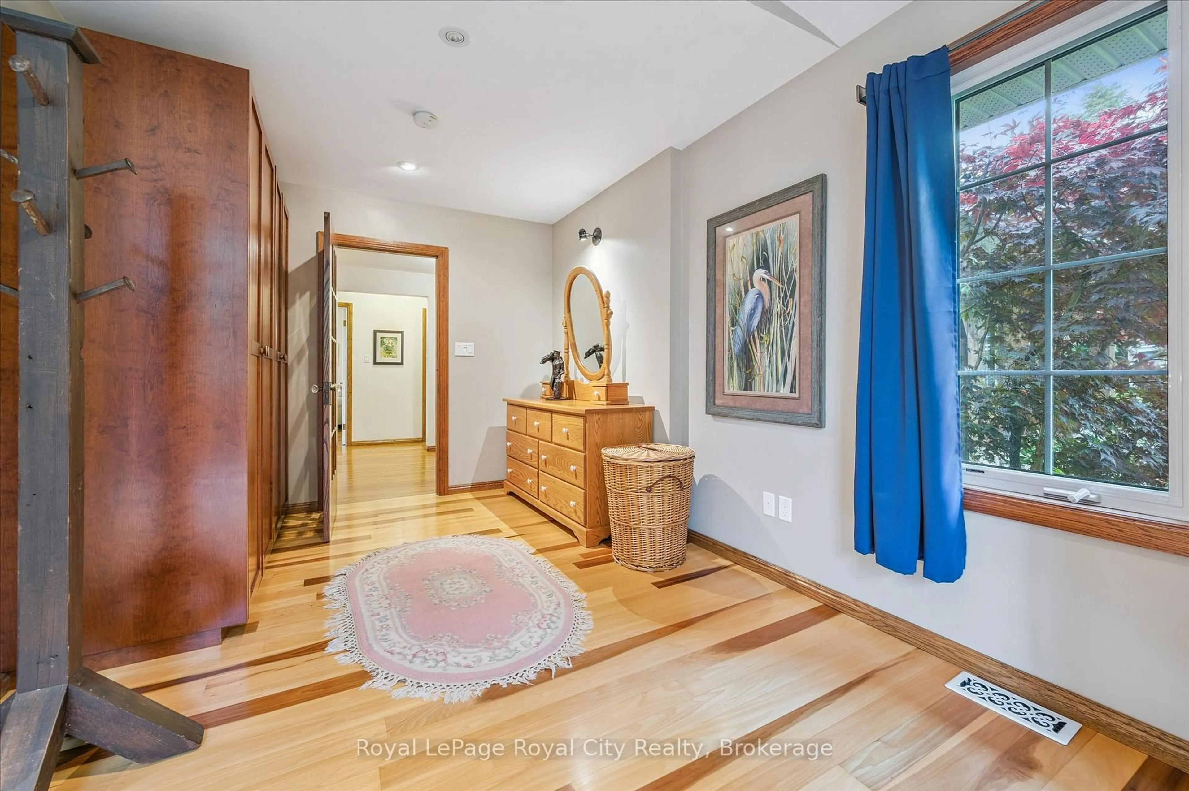 Indoor entryway for 7242 4 Sdrd, Centre Wellington Ontario N0B 1B0