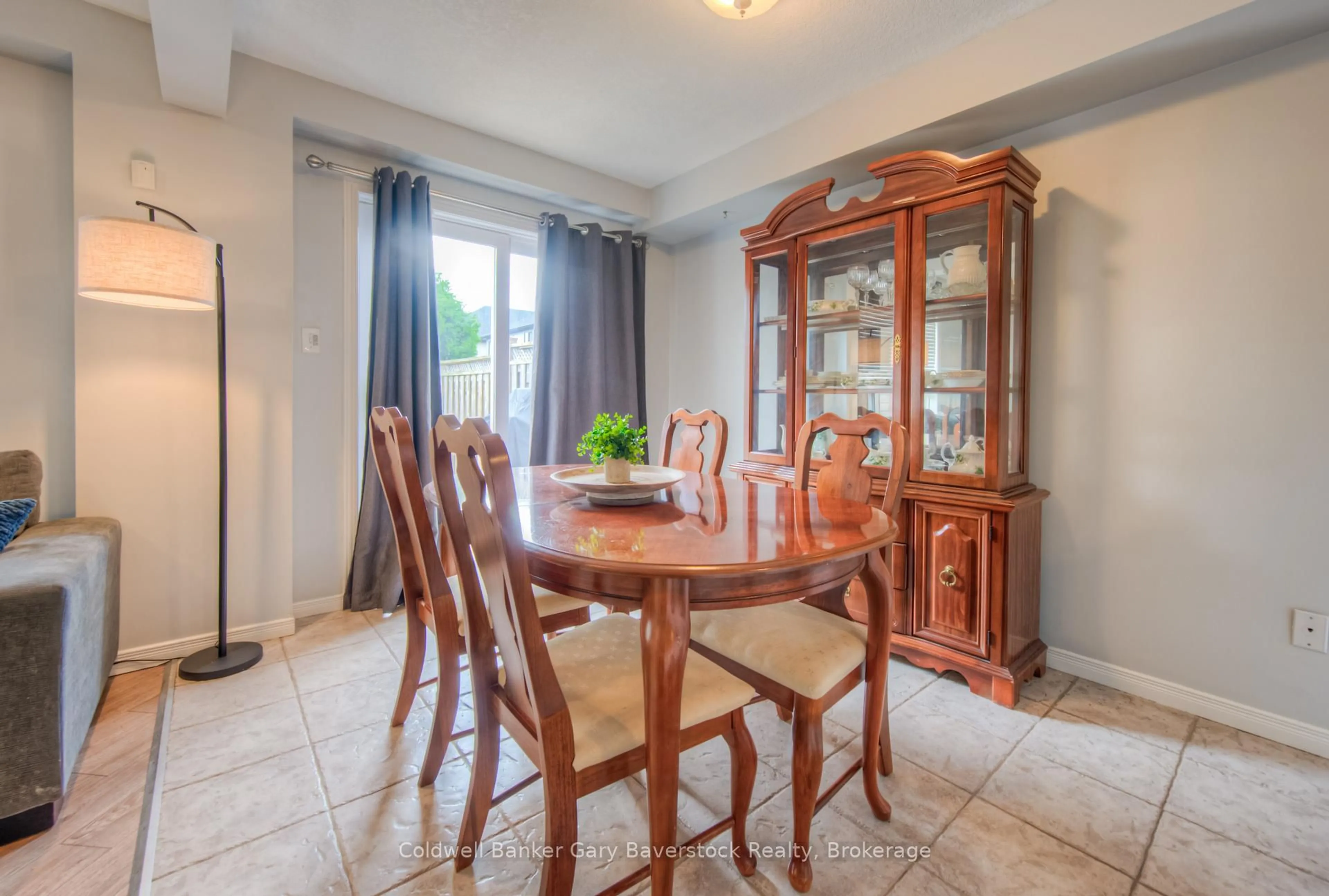 Dining room, unknown for 12 Ferncliffe St, Cambridge Ontario N1T 2C8