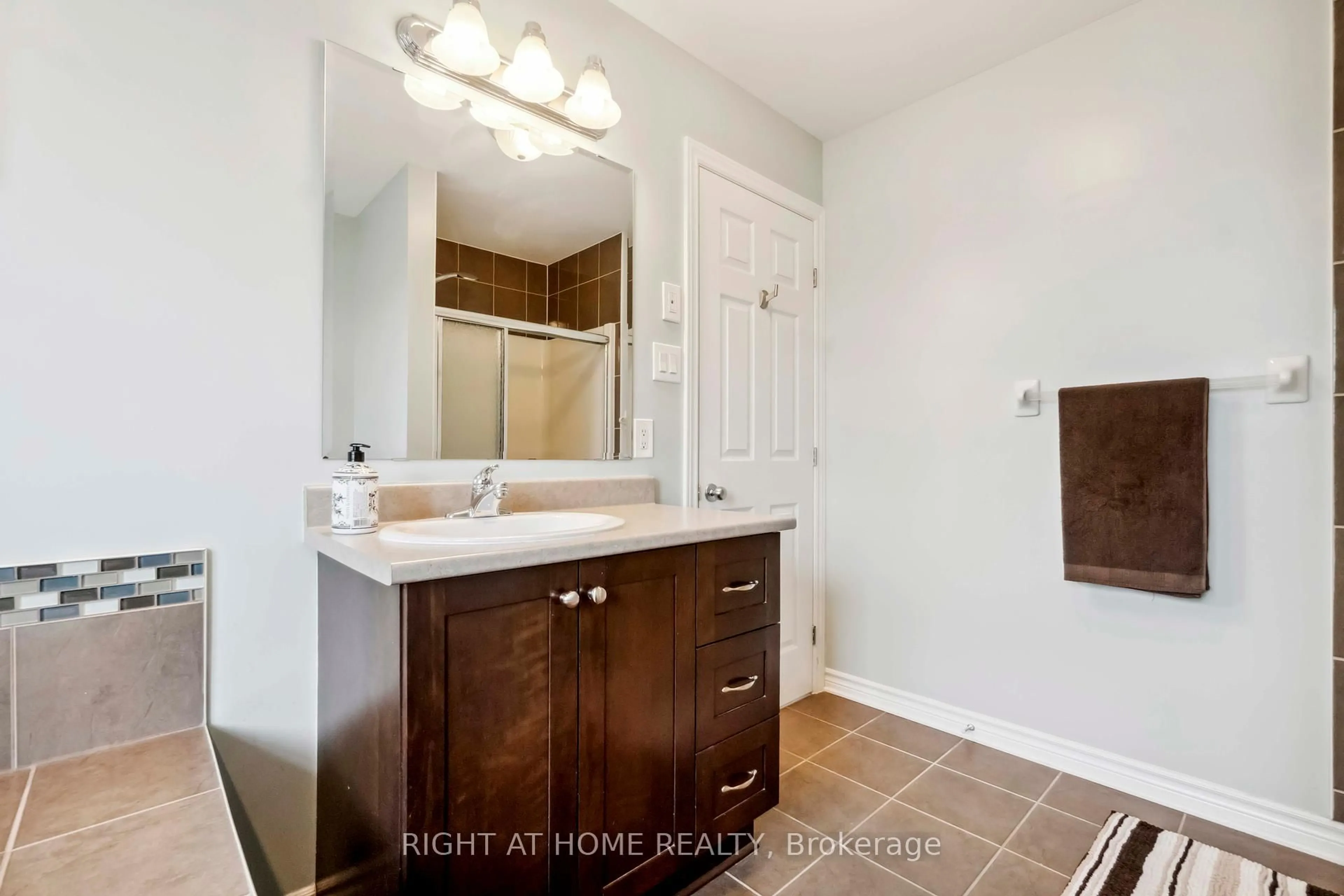 Unknown for 163 Mojave Cres, Ottawa Ontario K2S 0H3