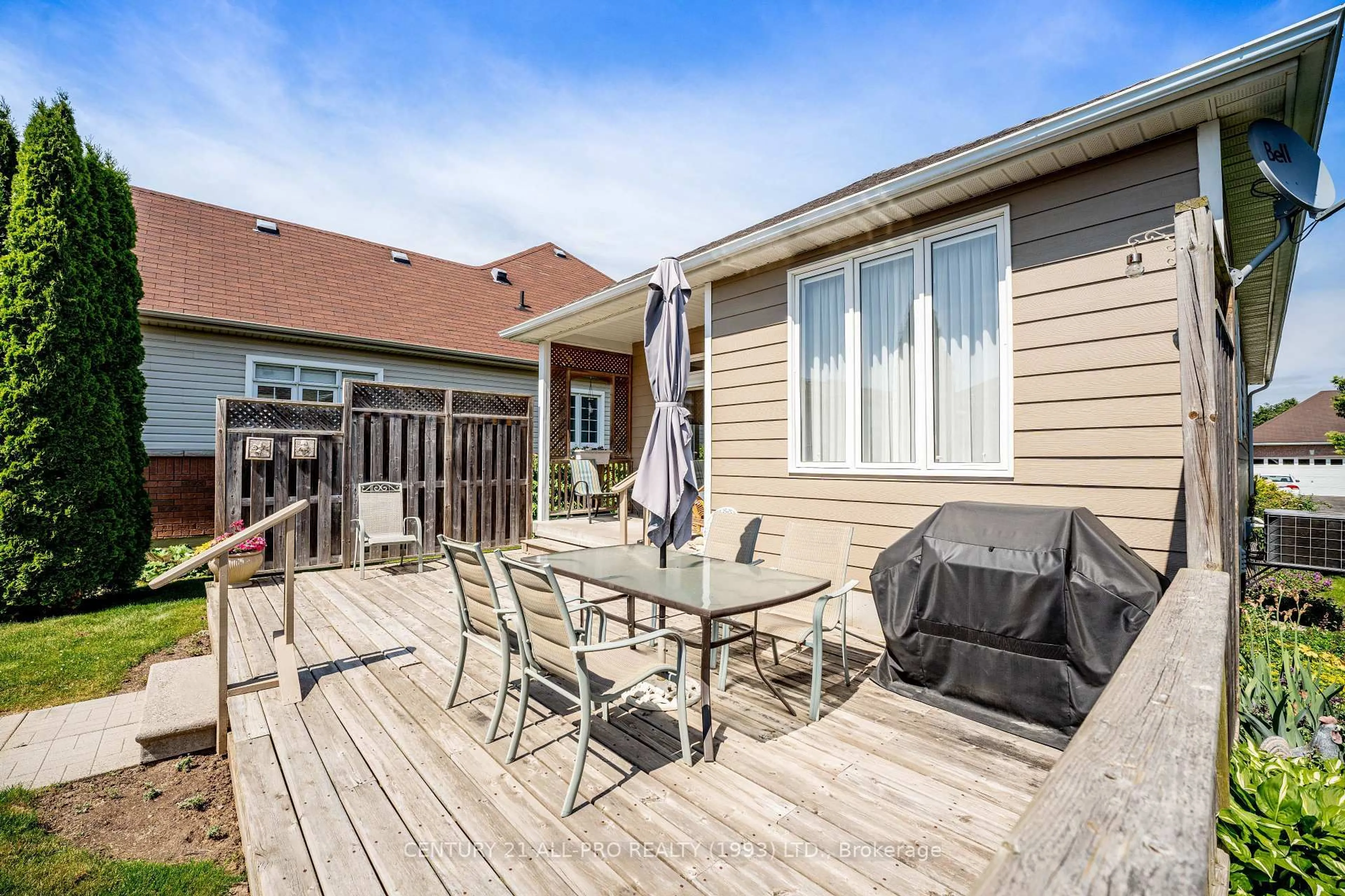 Patio, street for 745 Prince Of Wales Dr, Cobourg Ontario K9A 5X9