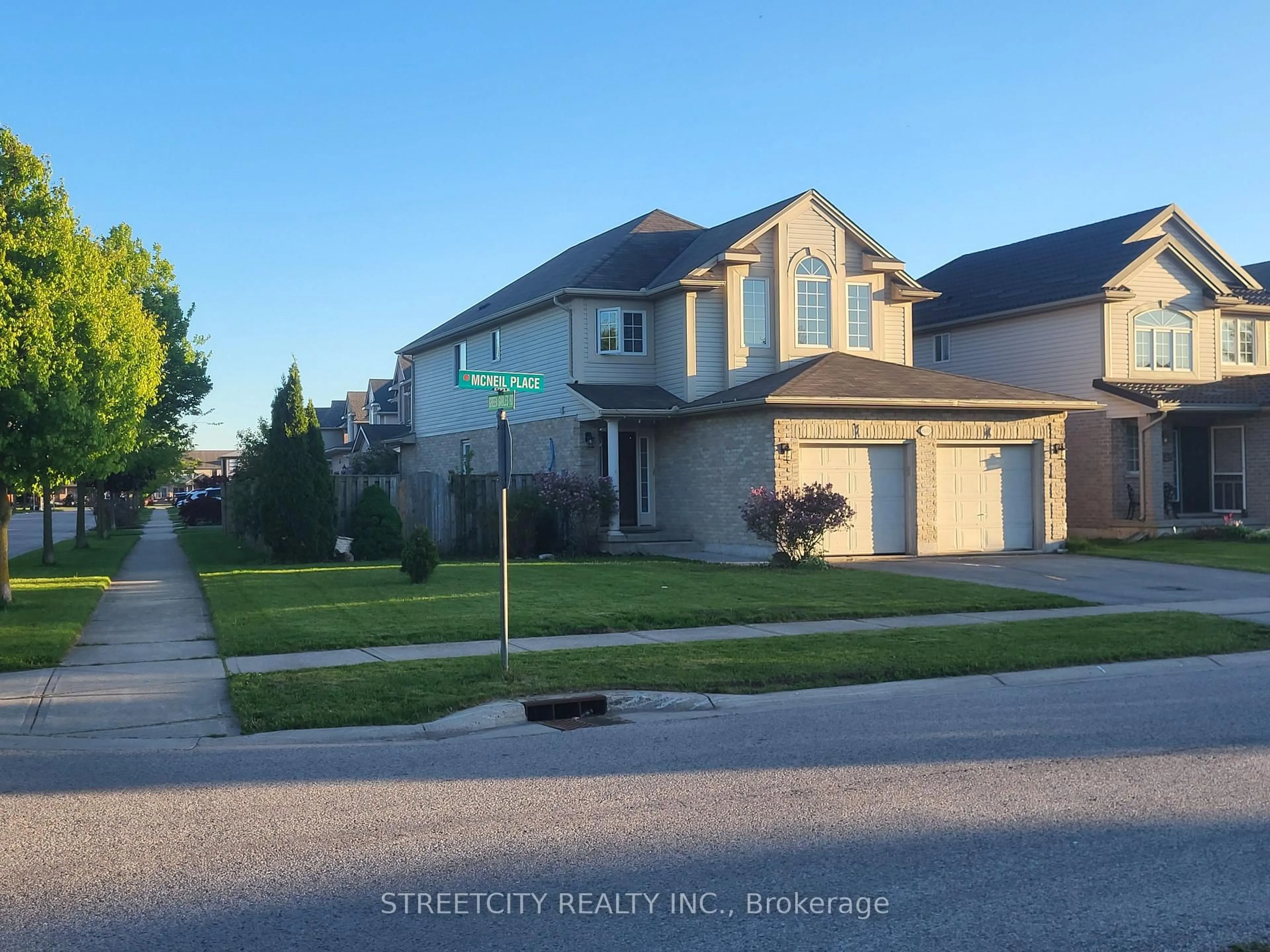 Home with vinyl exterior material, street for 1633 McNeil Pl, London South Ontario N6M 0A3