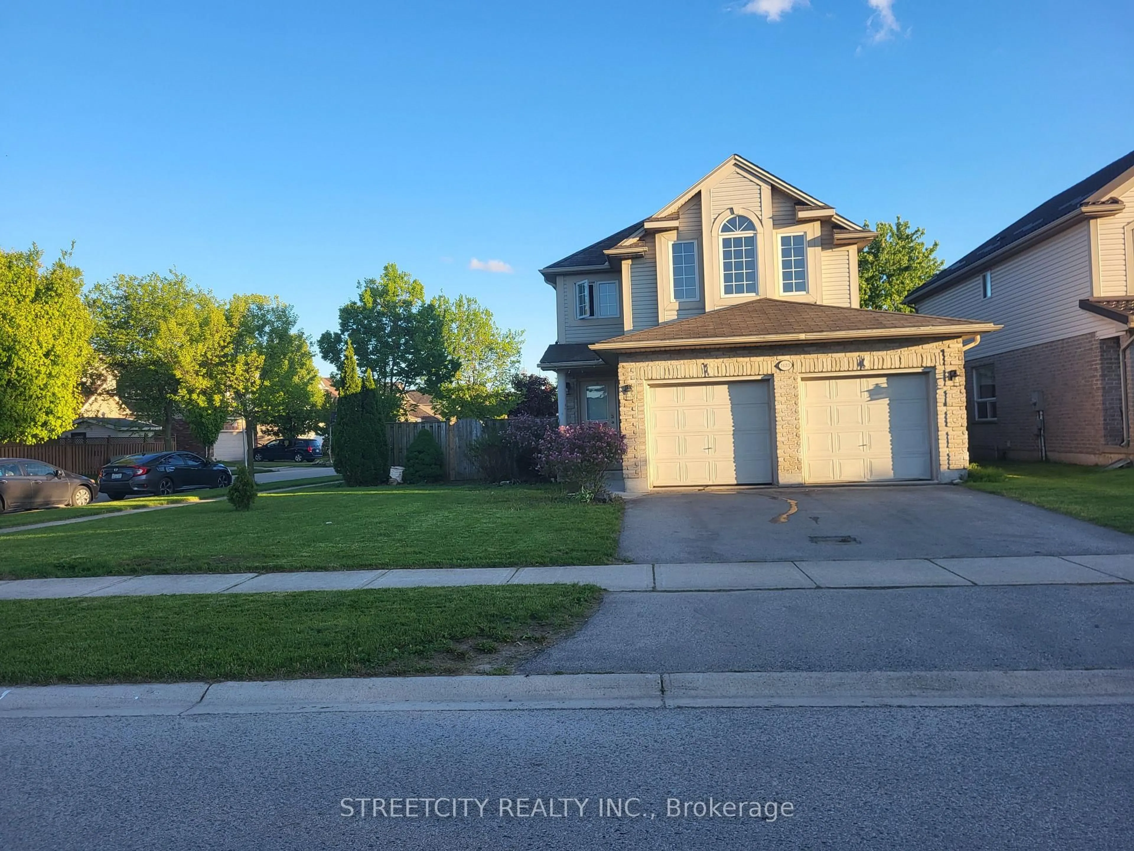 Home with vinyl exterior material, street for 1633 McNeil Pl, London South Ontario N6M 0A3