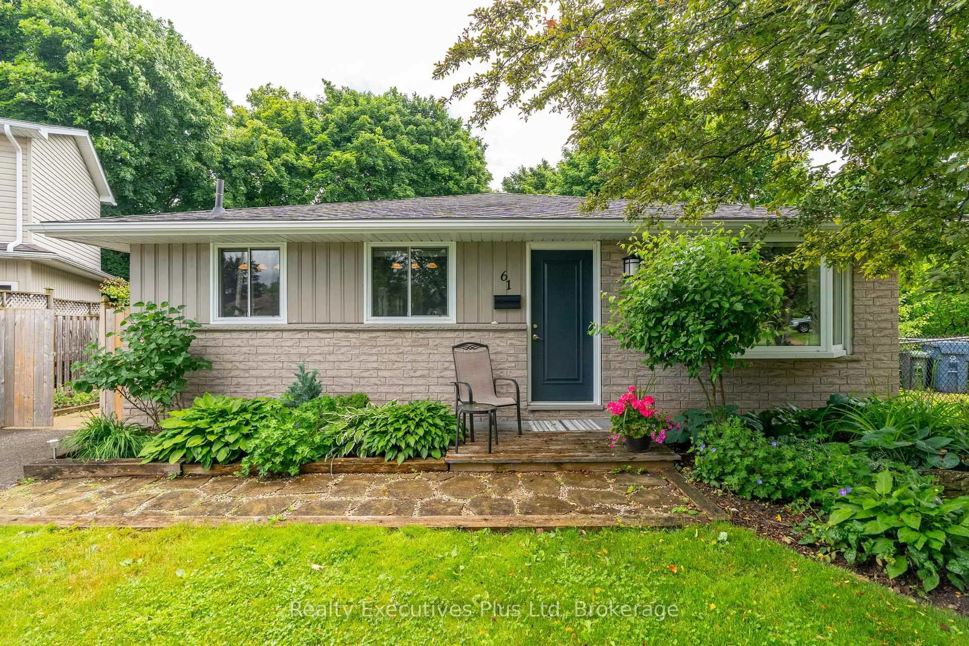 Unknown for 61 Mcilwraith Cres, Guelph Ontario N1E 6J4
