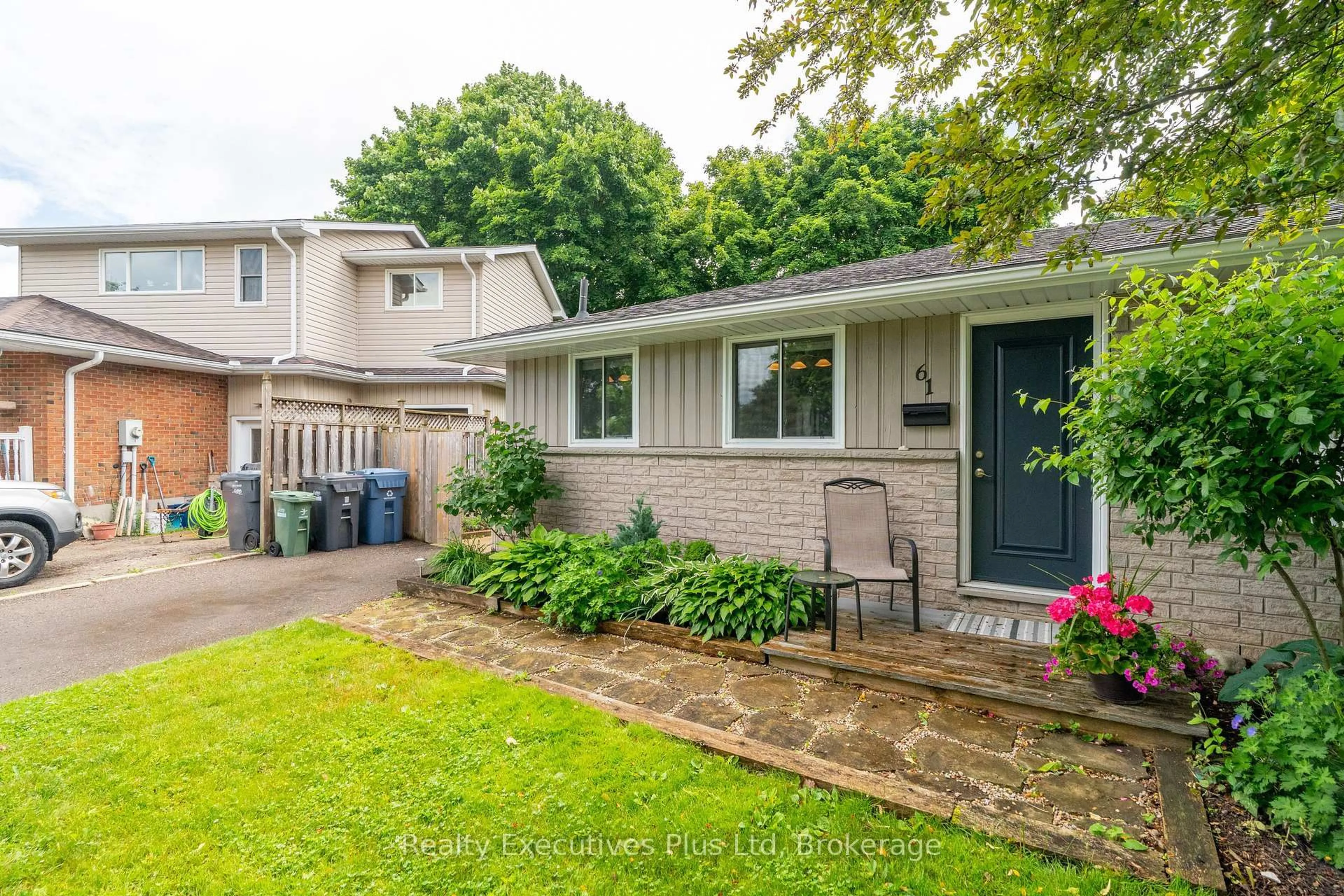 Unknown for 61 Mcilwraith Cres, Guelph Ontario N1E 6J4