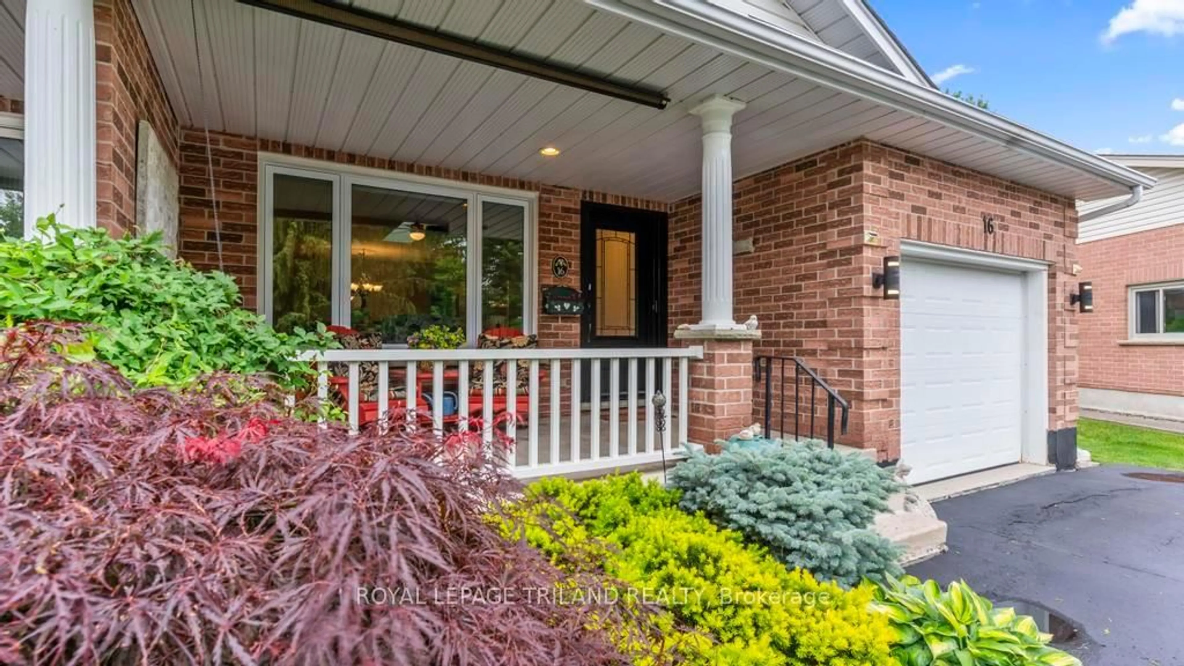 Home with brick exterior material, street for 16 COSTELLO Crt, St. Thomas Ontario N5R 6B8
