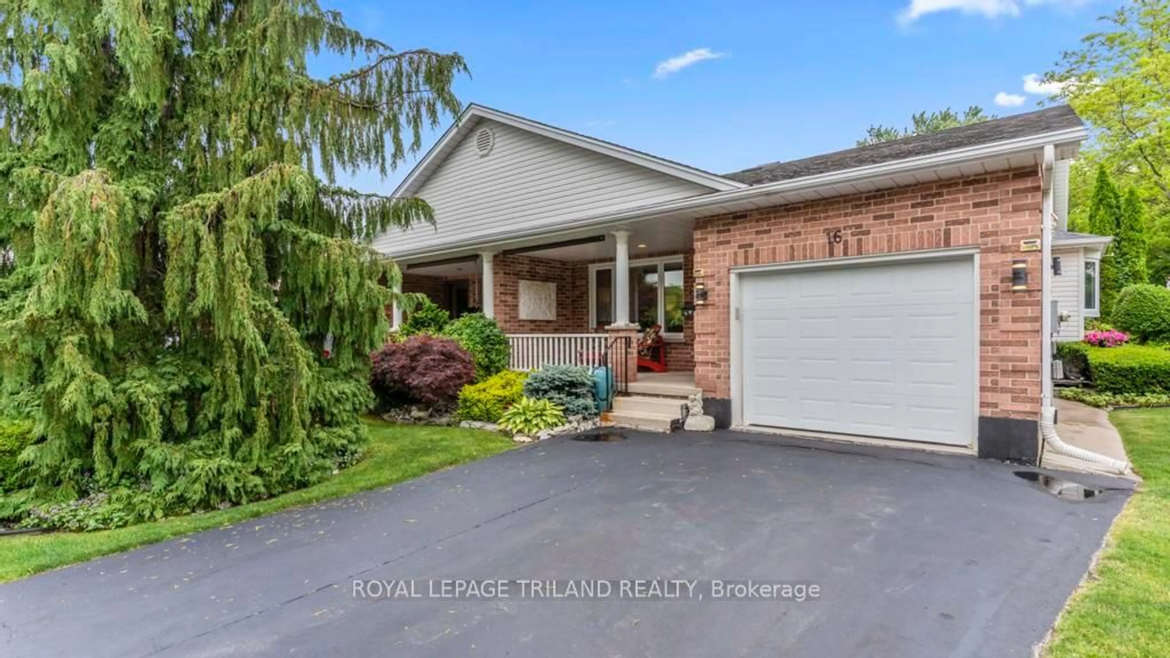 Home with brick exterior material, unknown for 16 COSTELLO Crt, St. Thomas Ontario N5R 6B8