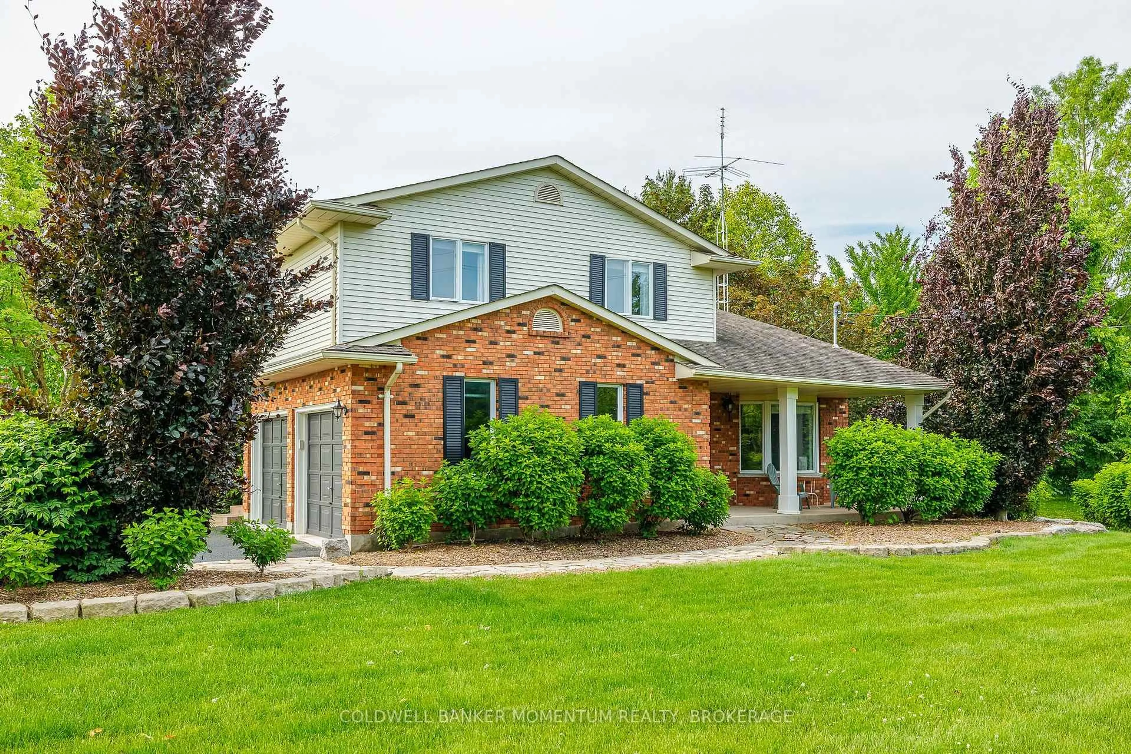 Home with brick exterior material, unknown for 2115 Creek Rd, Niagara-on-the-Lake Ontario L0S 1J0