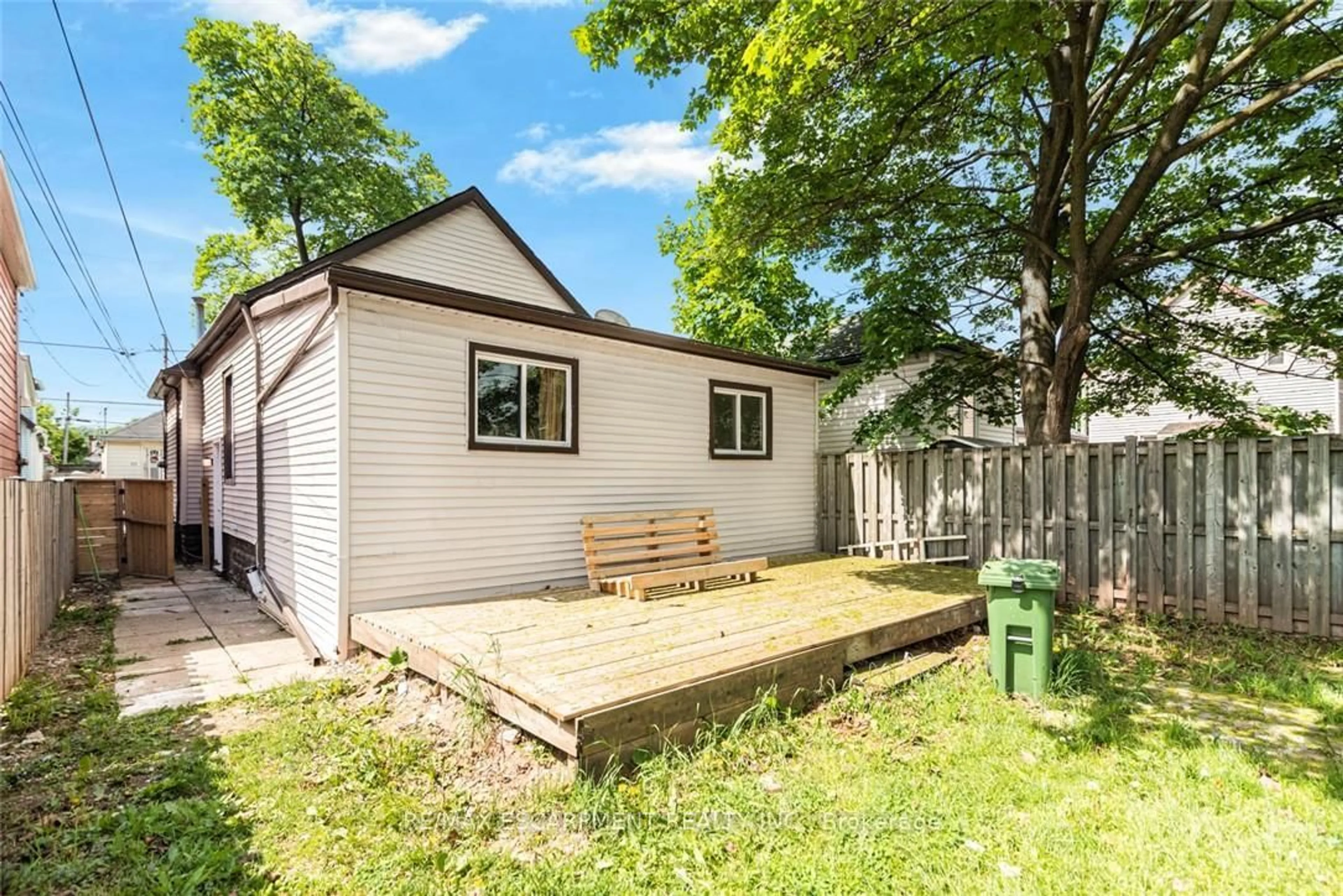Shed for 61 Primrose Ave, Hamilton Ontario L8L 2K9