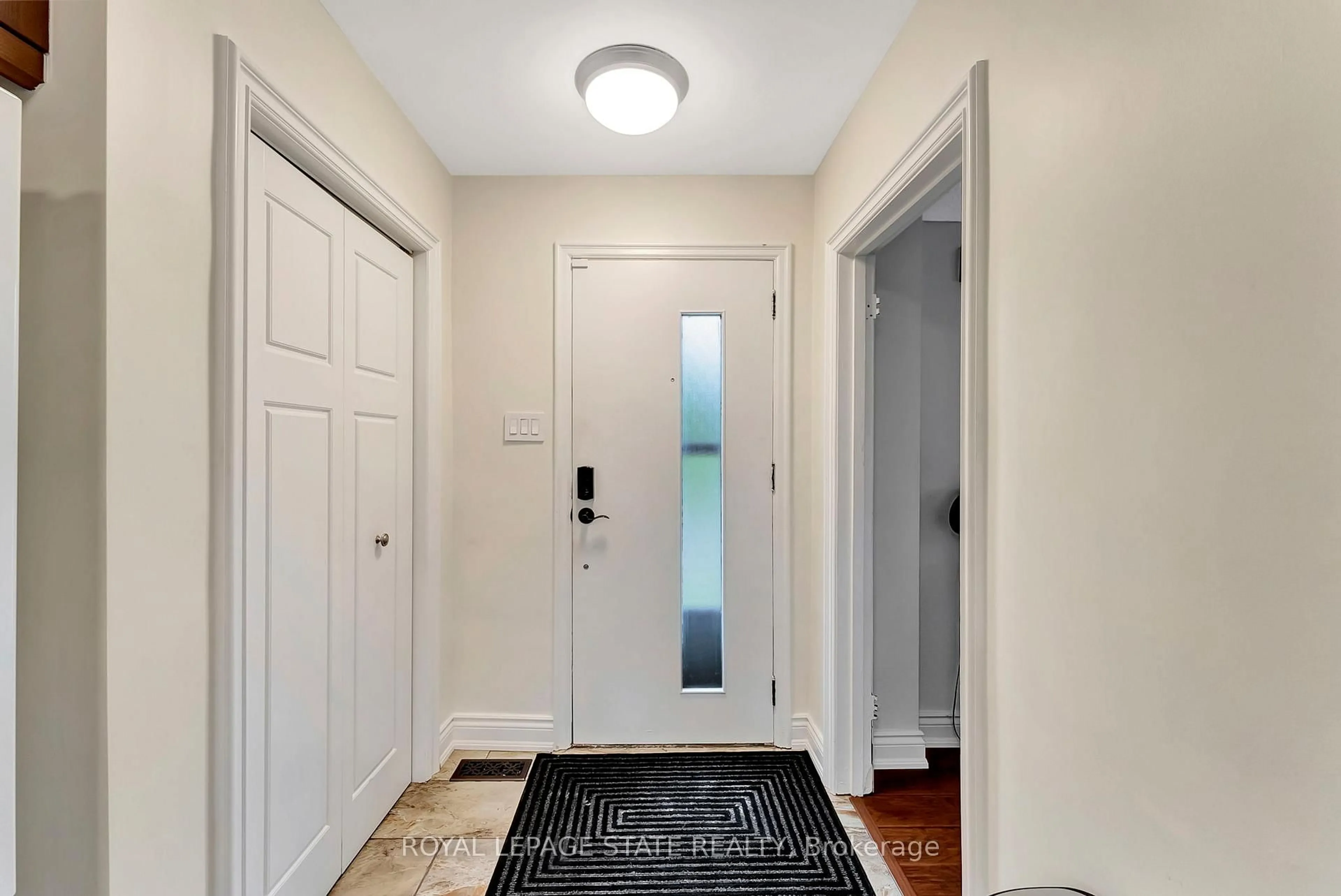 Indoor entryway for 57 West 4th St, Hamilton Ontario L9C 3M5