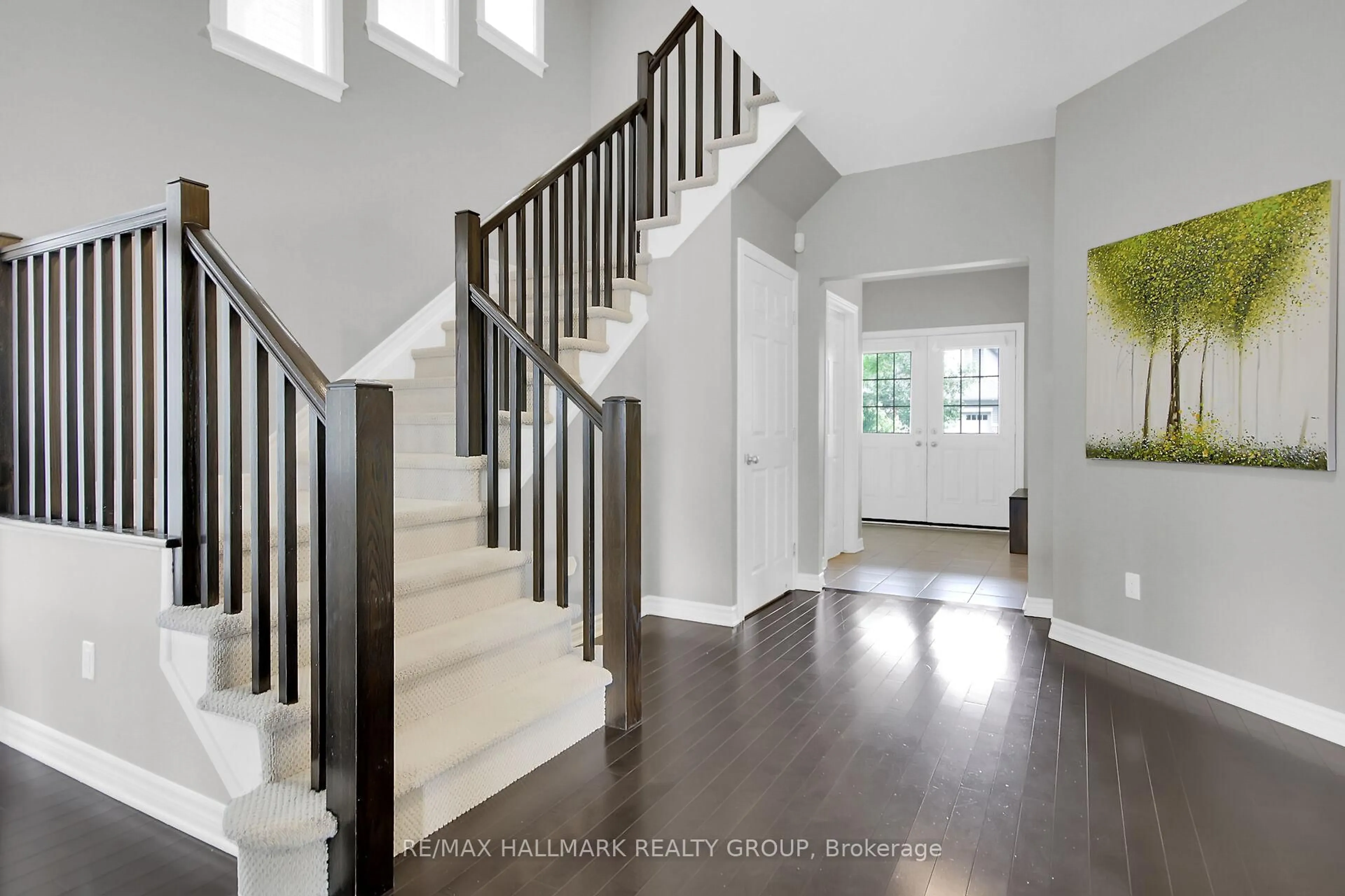 Indoor entryway for 816 Slattery's Field St, Ottawa Ontario K1T 0J1