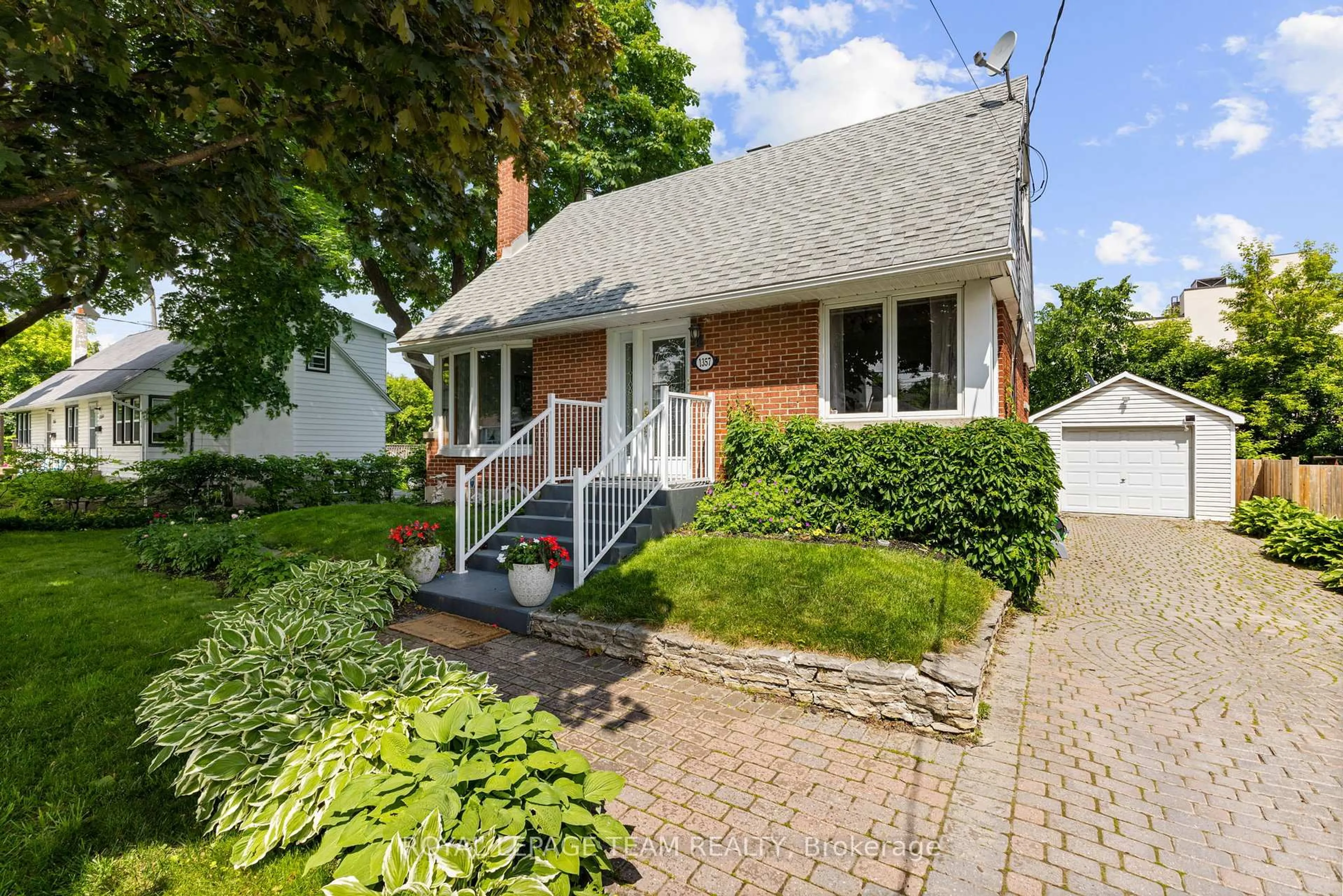 Unknown for 1357 Thames St, Ottawa Ontario K1Z 7N3