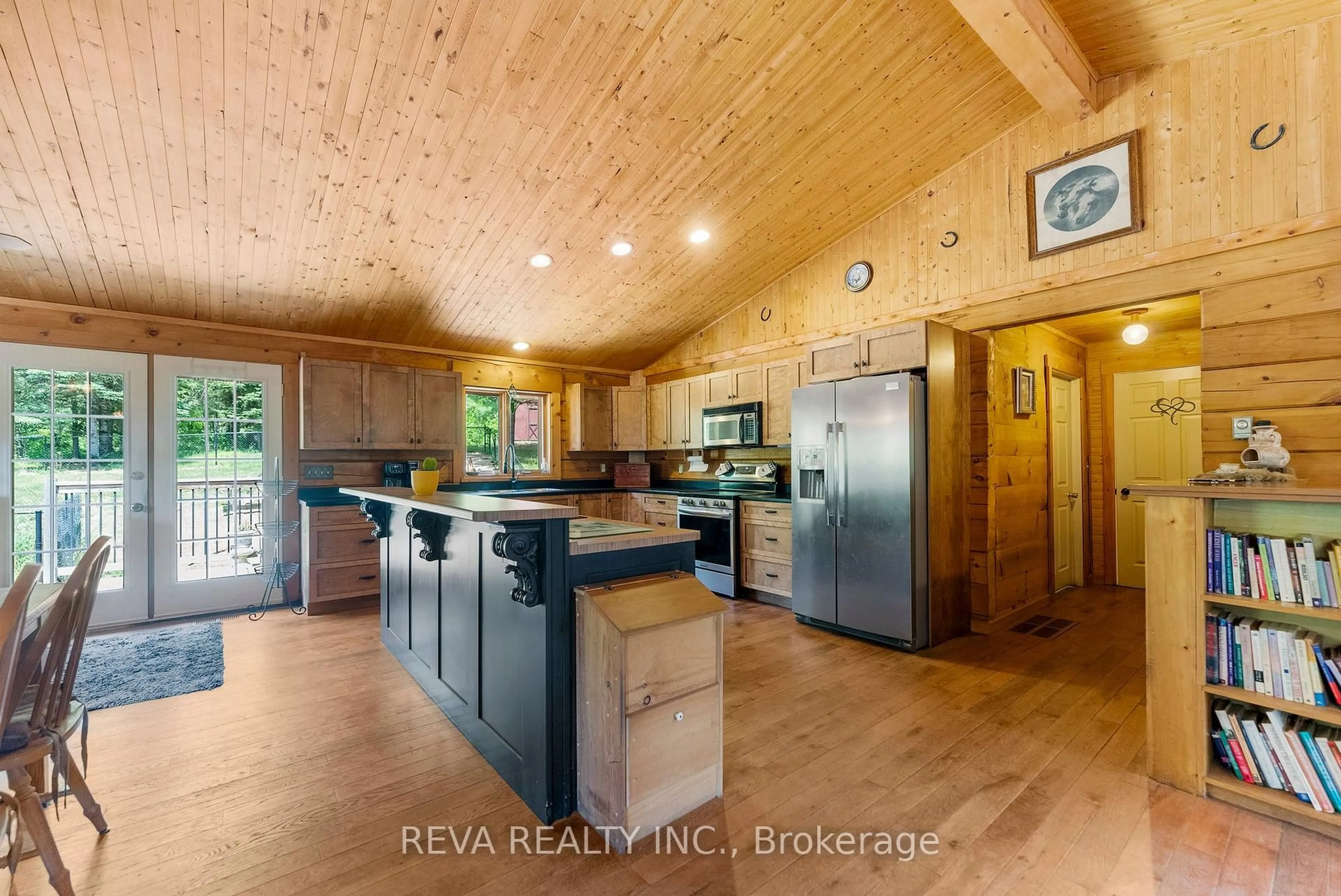 Open concept kitchen, unknown for 902 North Baptiste Lake Rd, Maynooth Ontario K0L 2S0