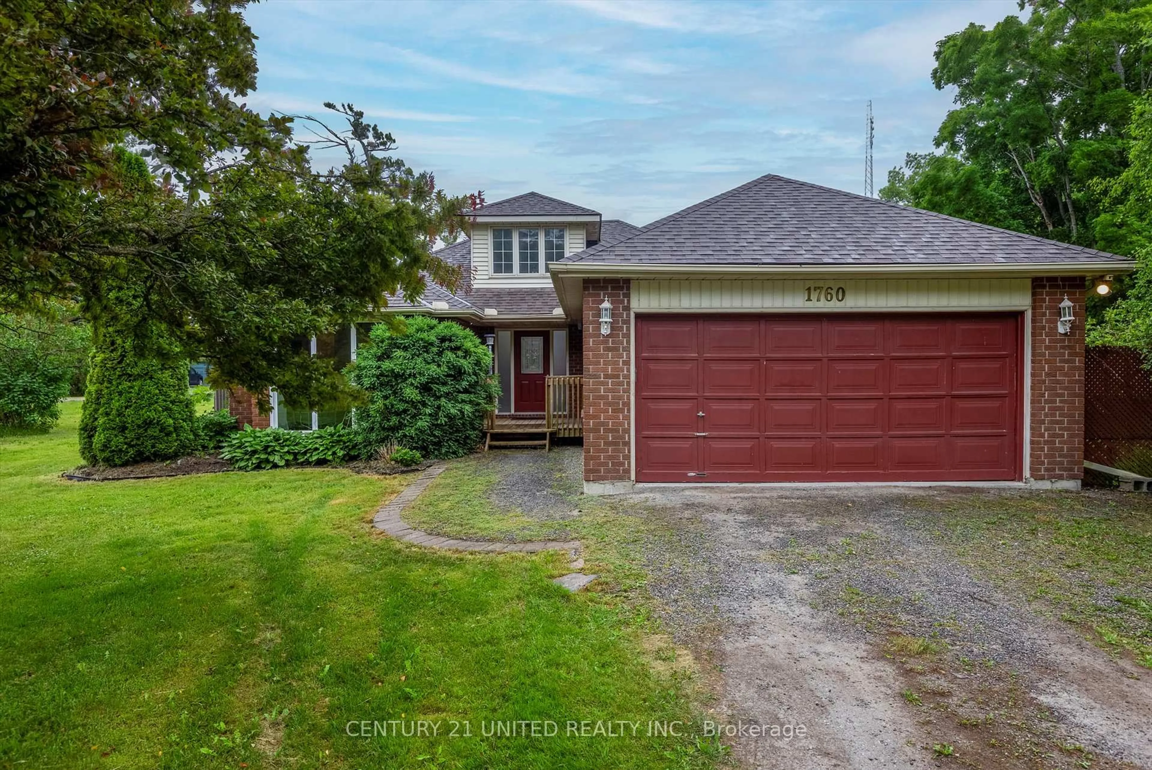 A pic from outside/outdoor area/front of a property/back of a property/a pic from drone, street for 1760 Traders Tr, Selwyn Ontario K9J 6X2