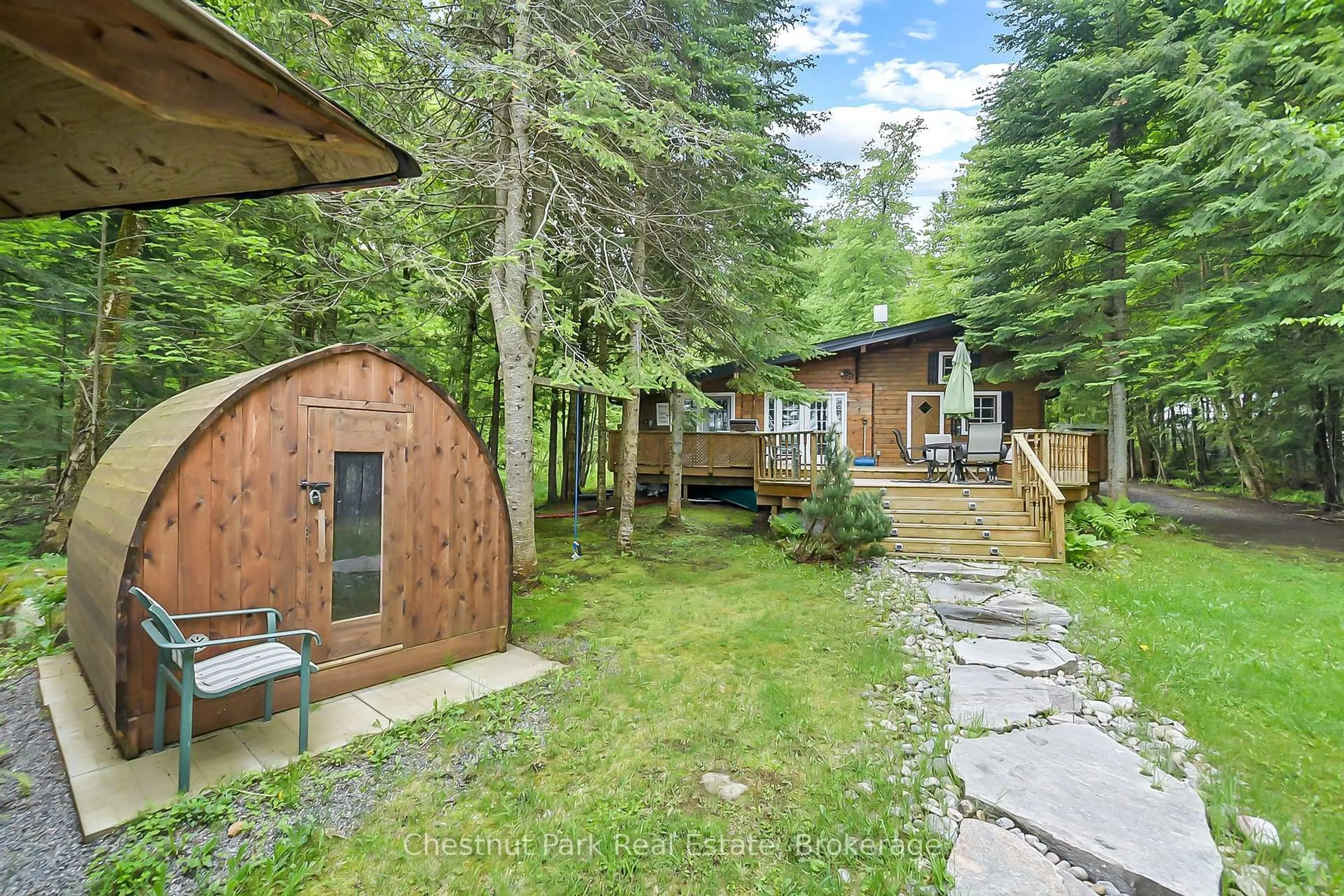 Unknown for 1002 Leech Lake Point Rd, Bracebridge Ontario P1L 1X3