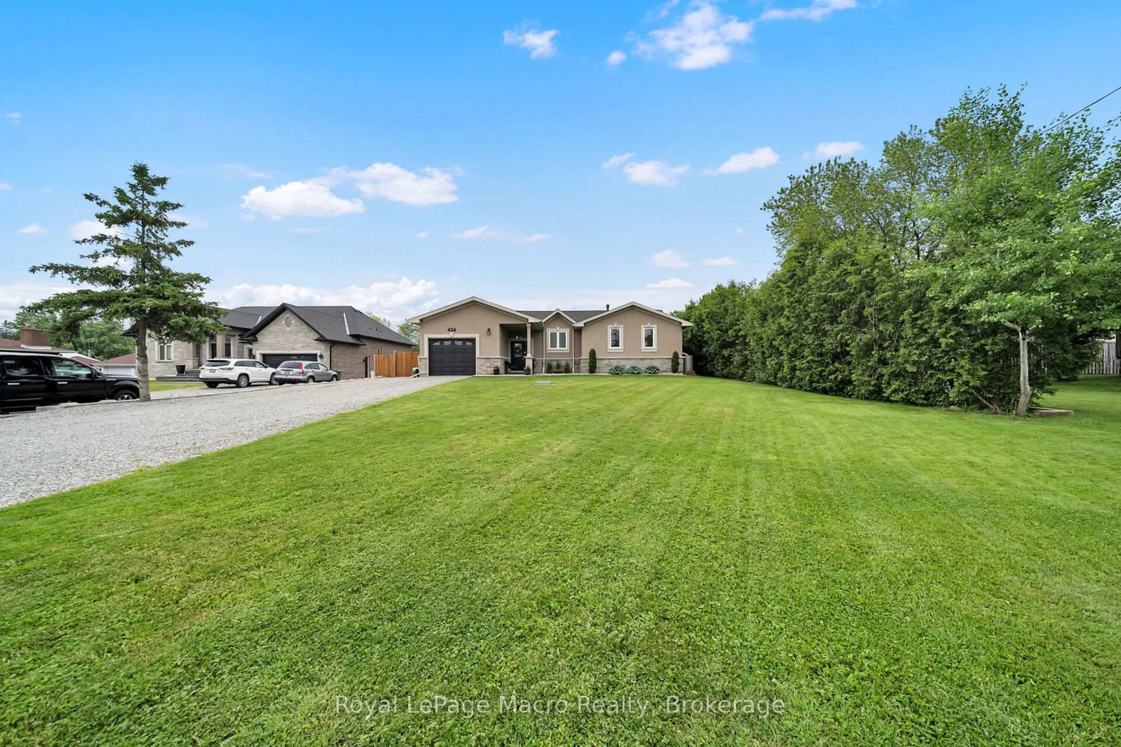 A pic from outside/outdoor area/front of a property/back of a property/a pic from drone, water/lake/river/ocean view for 424 Second Rd, Hamilton Ontario L8J 2X9