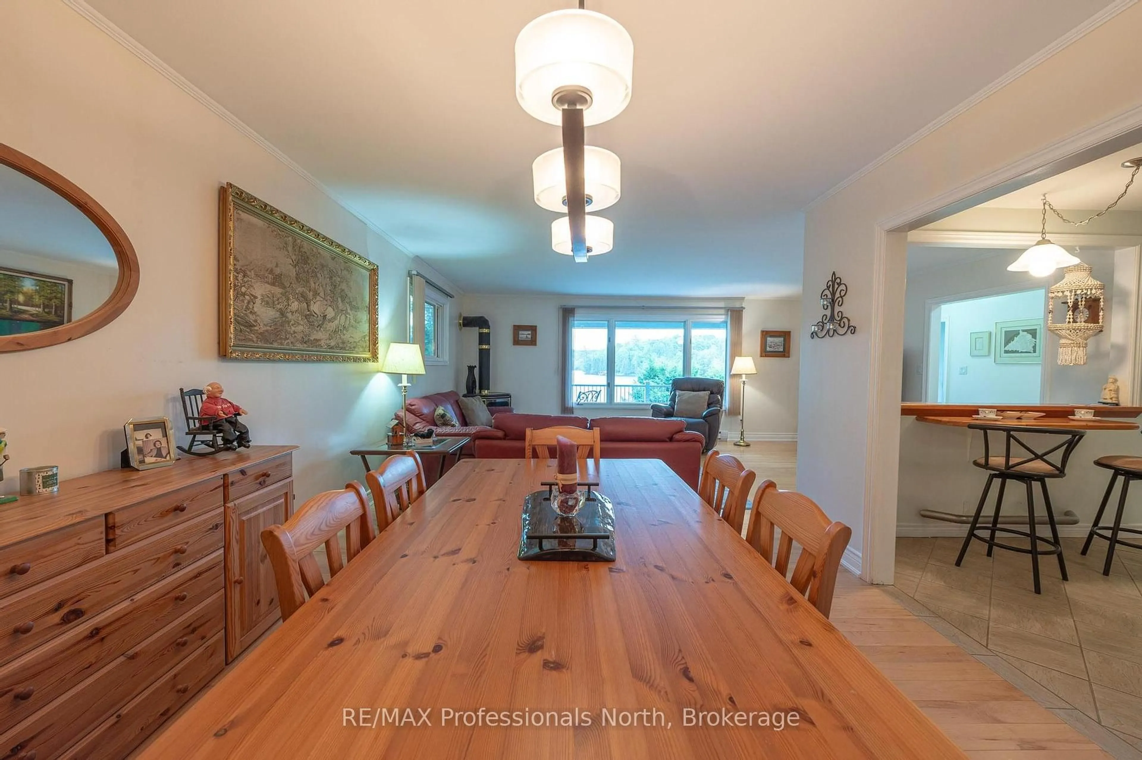 Dining room, wood/laminate floor for 1981 Horseshoe Lake Rd, Minden Hills Ontario K0M 2K0