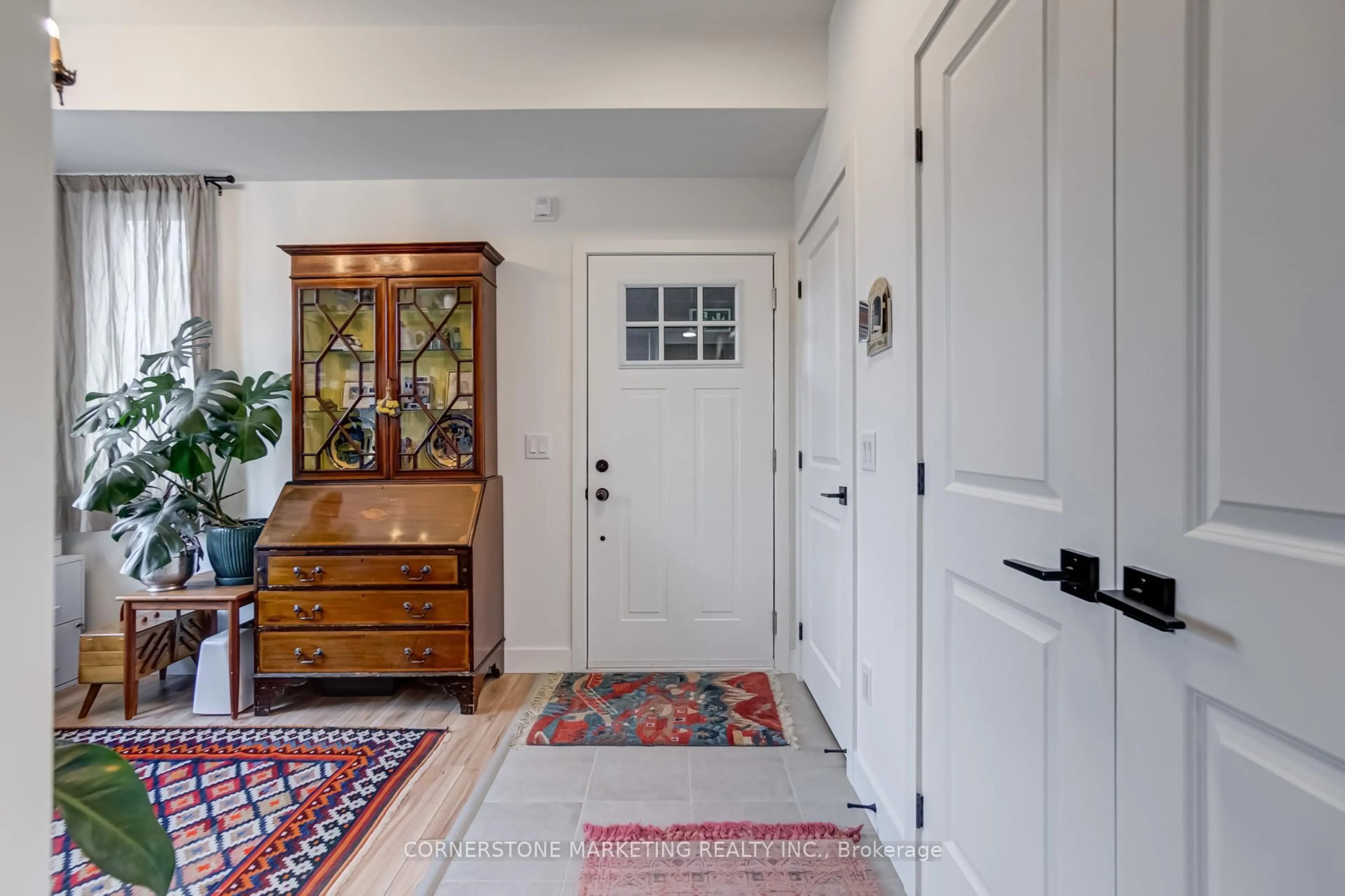 Indoor entryway for 20 Beckwith Lane #201, Blue Mountains Ontario L9Y 3B6