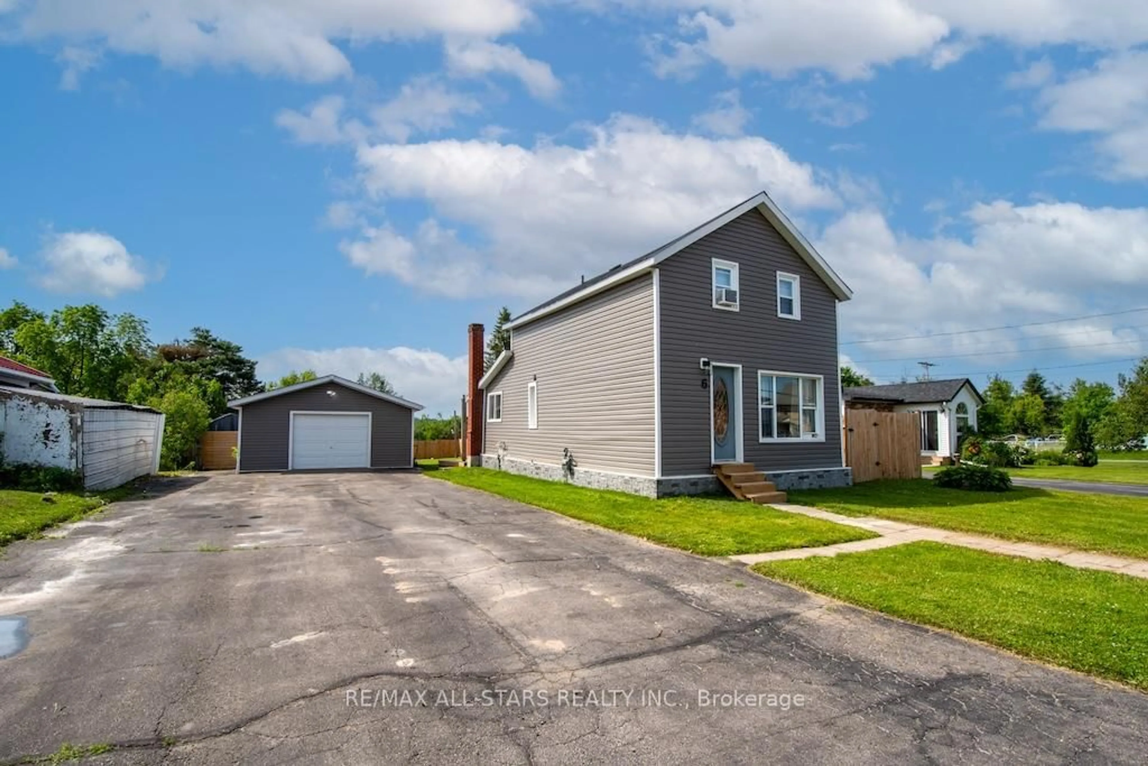 A pic from outside/outdoor area/front of a property/back of a property/a pic from drone, street for 6 Mary St, Kawartha Lakes Ontario K0L 2W0