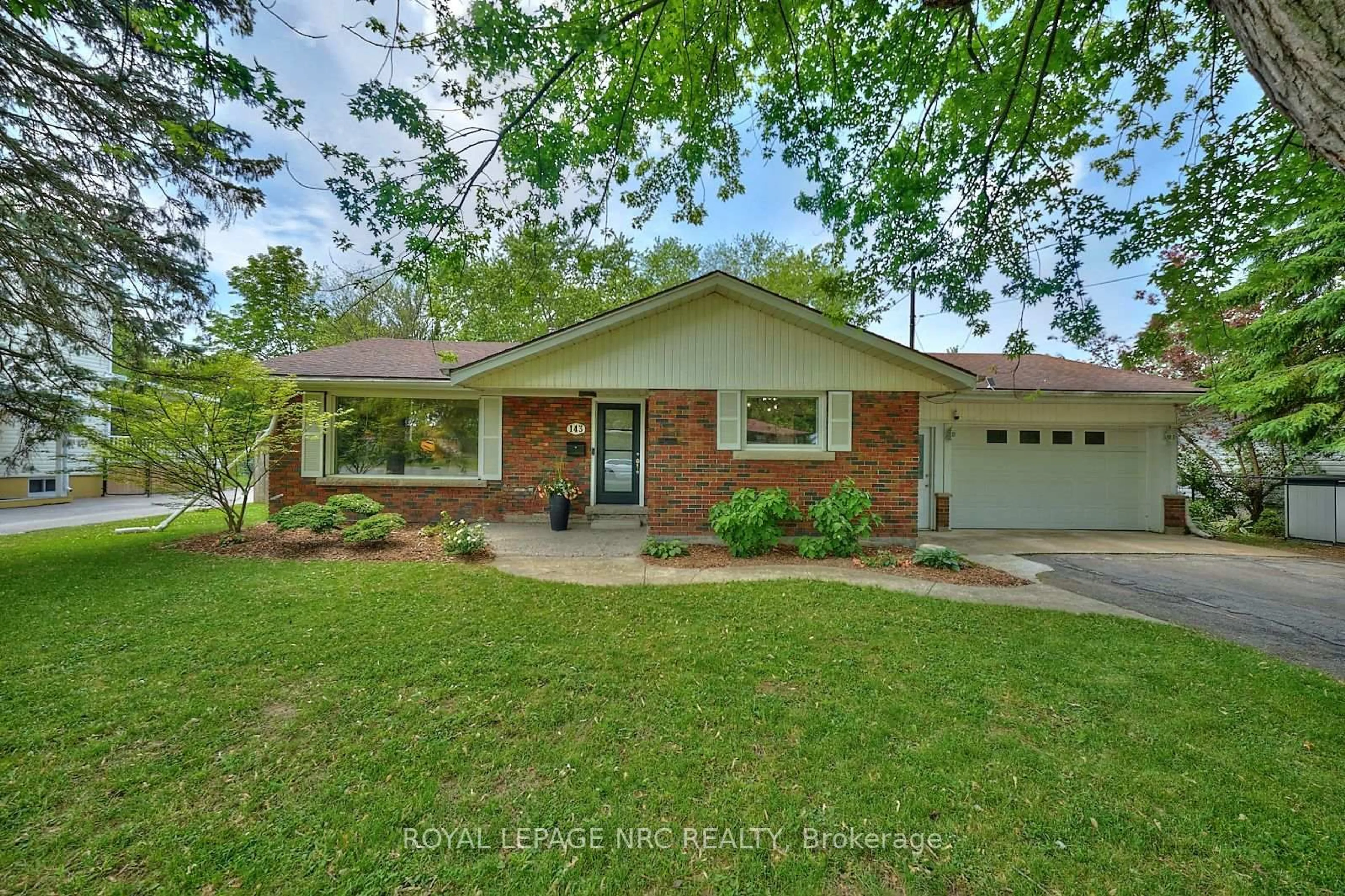 Home with brick exterior material, street for 143 Gadsby Ave, Welland Ontario L3C 1B1