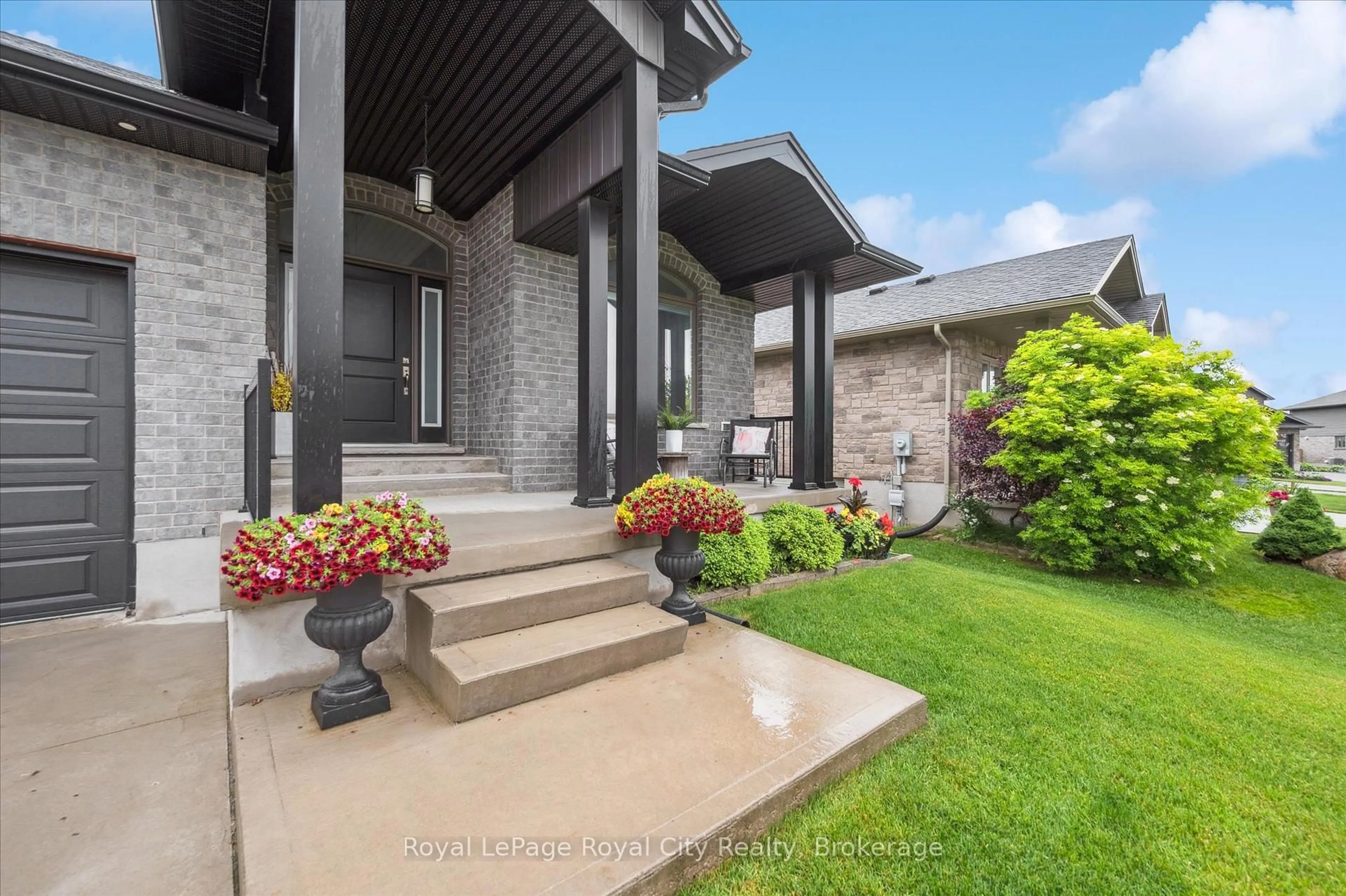 Unknown for 14 Howard Cres, Centre Wellington Ontario N1M 0E9