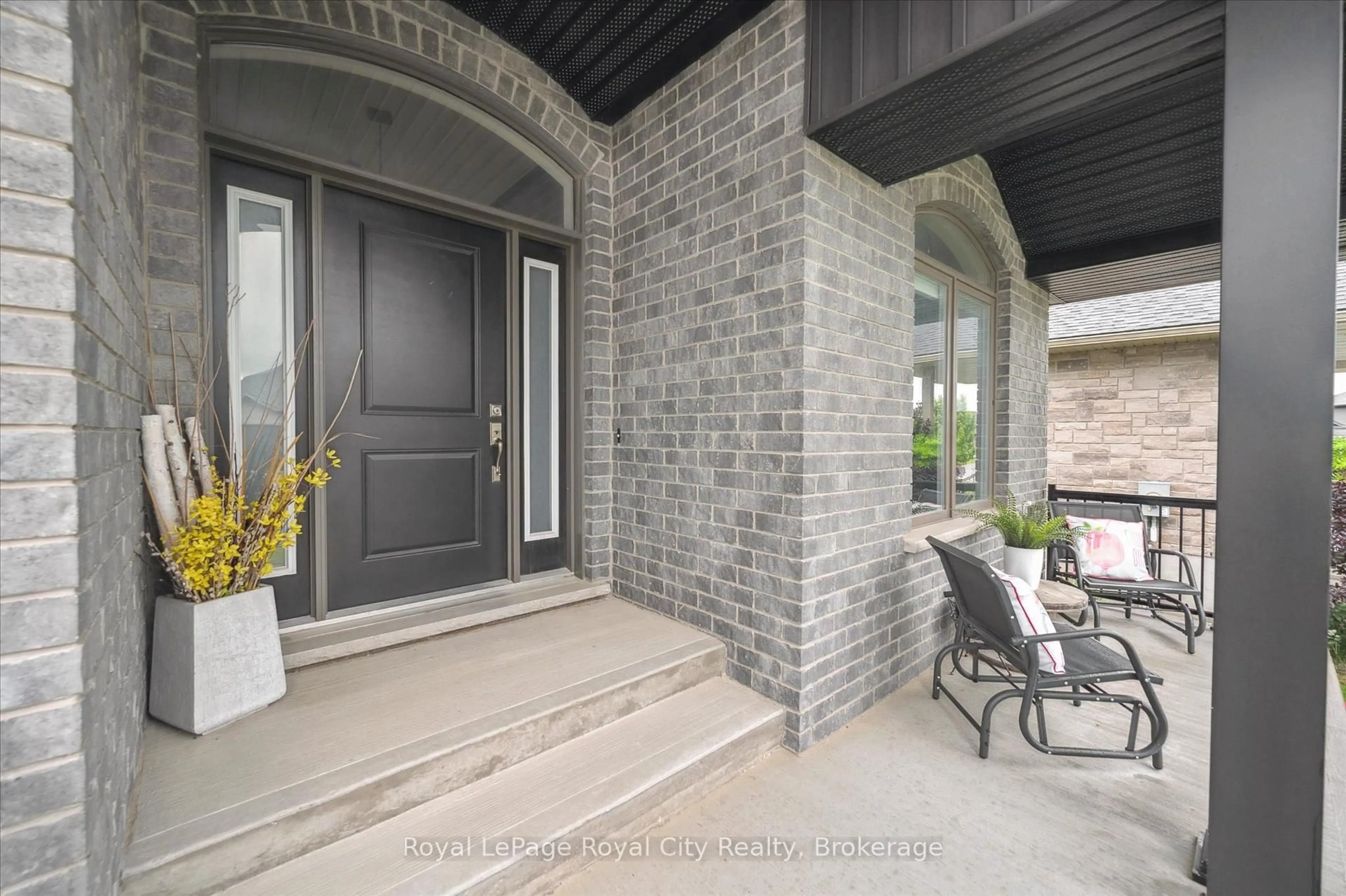 Unknown for 14 Howard Cres, Centre Wellington Ontario N1M 0E9