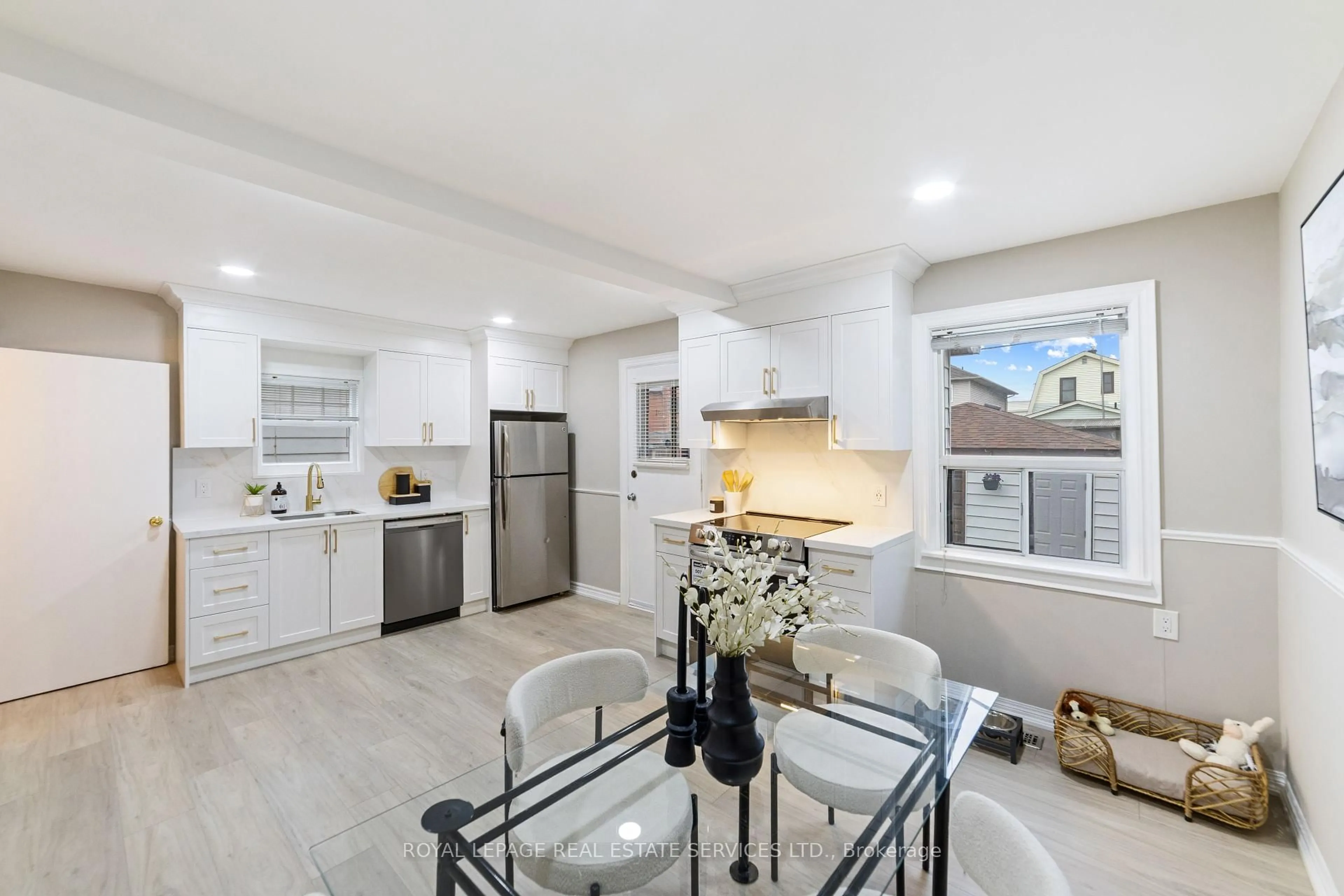 Open concept kitchen, ceramic/tile floor for 294 Cope St, Hamilton Ontario L8H 5B5