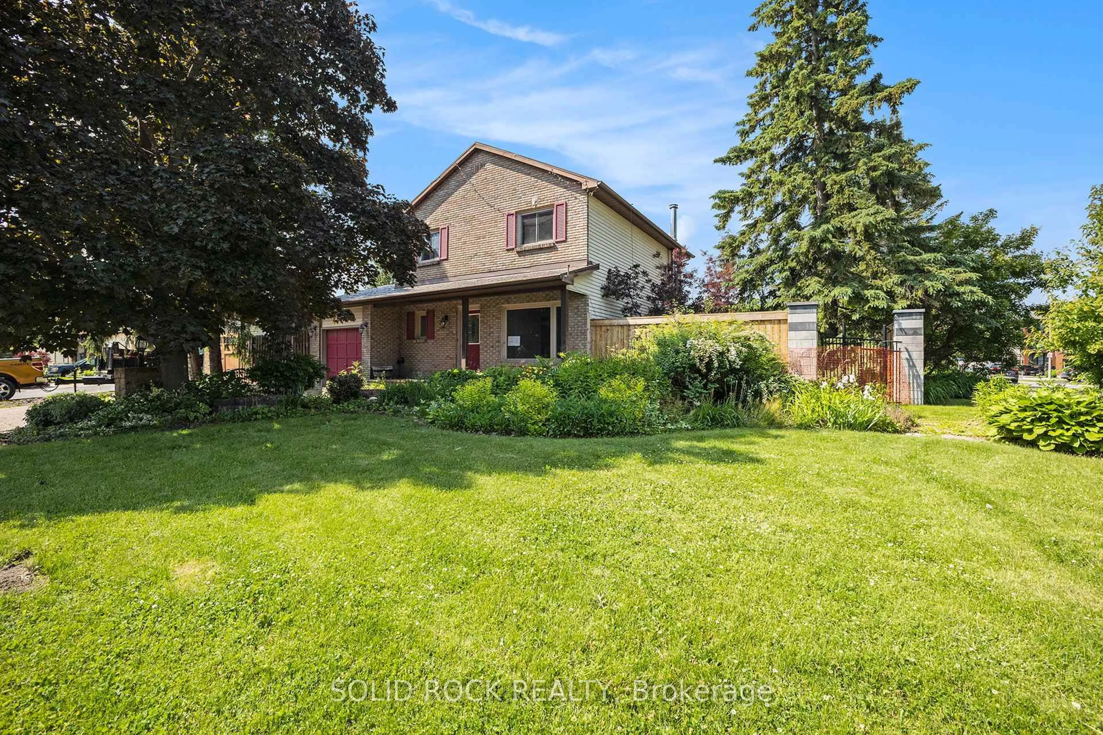 A pic from outside/outdoor area/front of a property/back of a property/a pic from drone, street for 6 Denham Way, Stittsville Ontario K2S 1H6