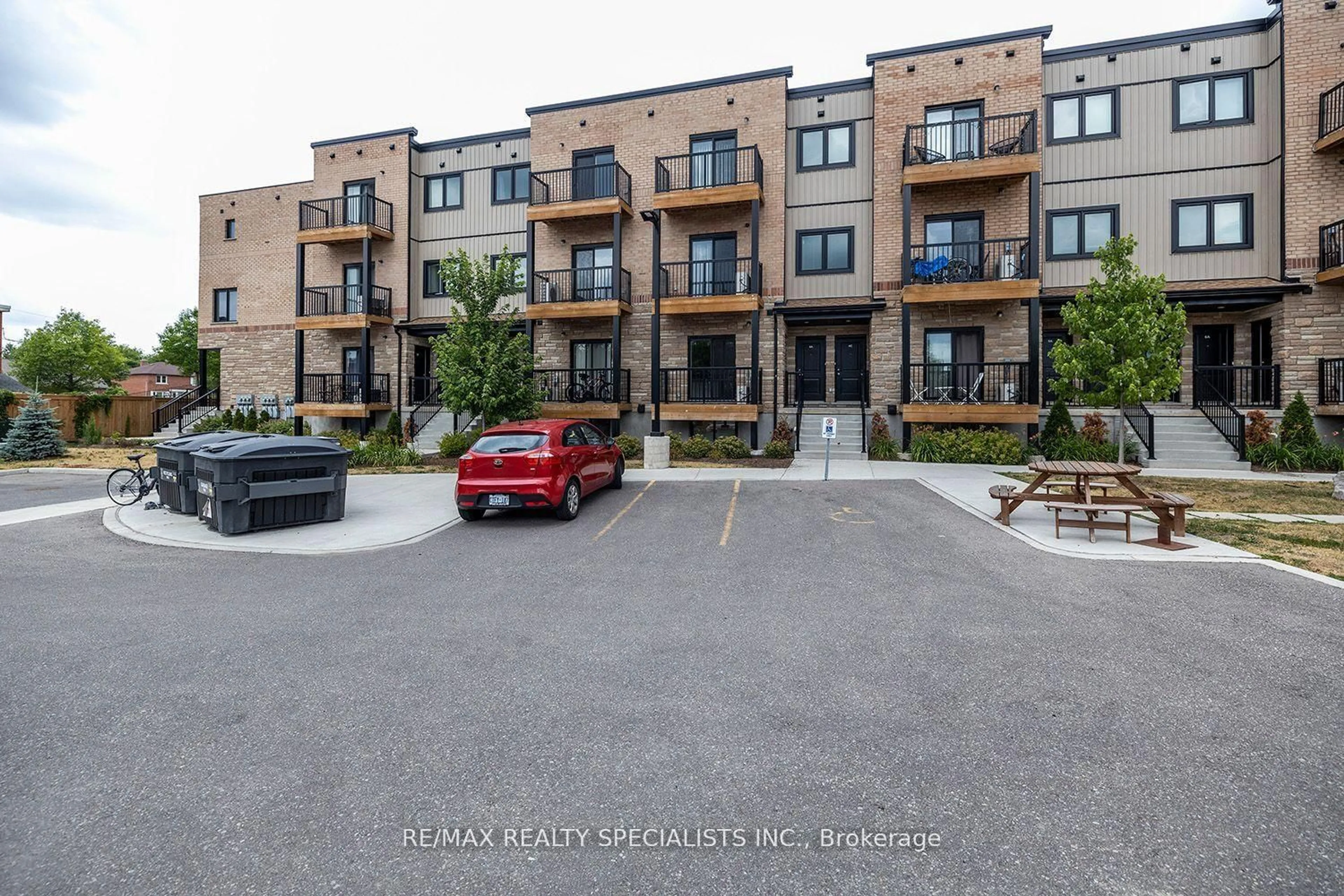 A pic from outside/outdoor area/front of a property/back of a property/a pic from drone, street for 164 Heiman St #7A, Kitchener Ontario N2M 0B8