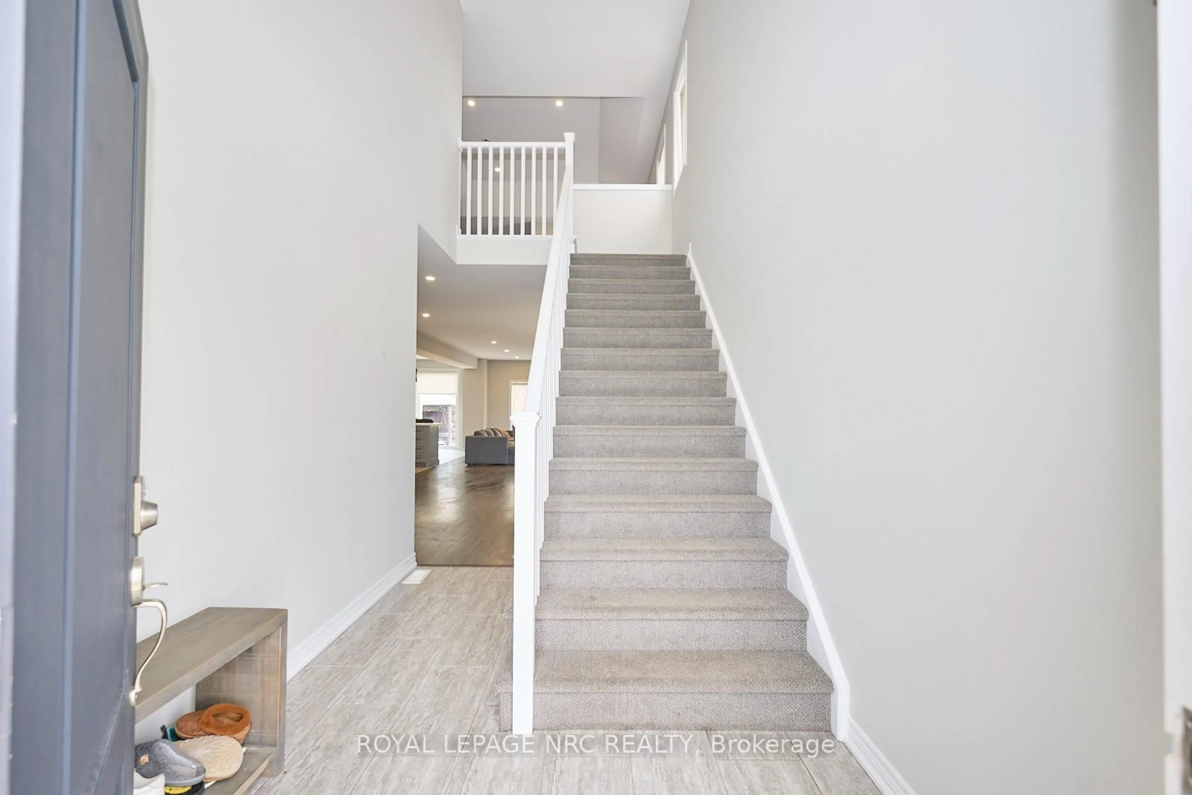 Stairs for 14 Lamb Cres, Thorold Ontario L2V 0G8