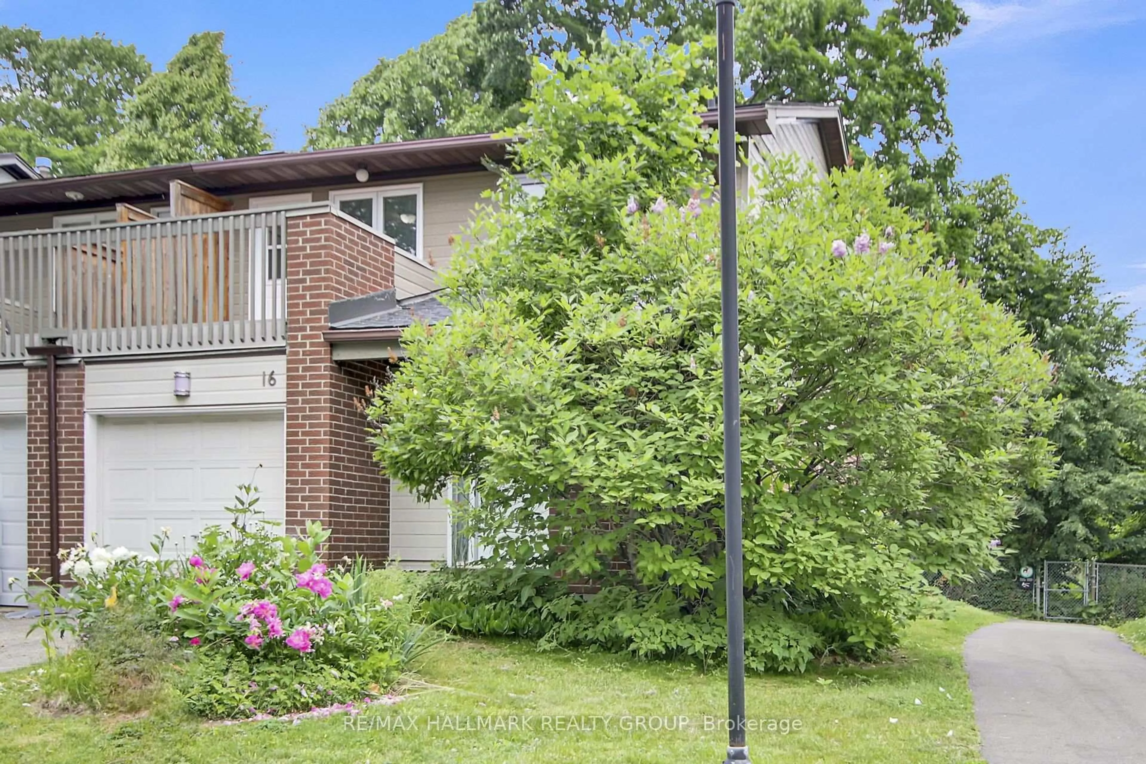 Home with brick exterior material, street for 3205 Uplands Dr #16, Ottawa Ontario K1V 9T3