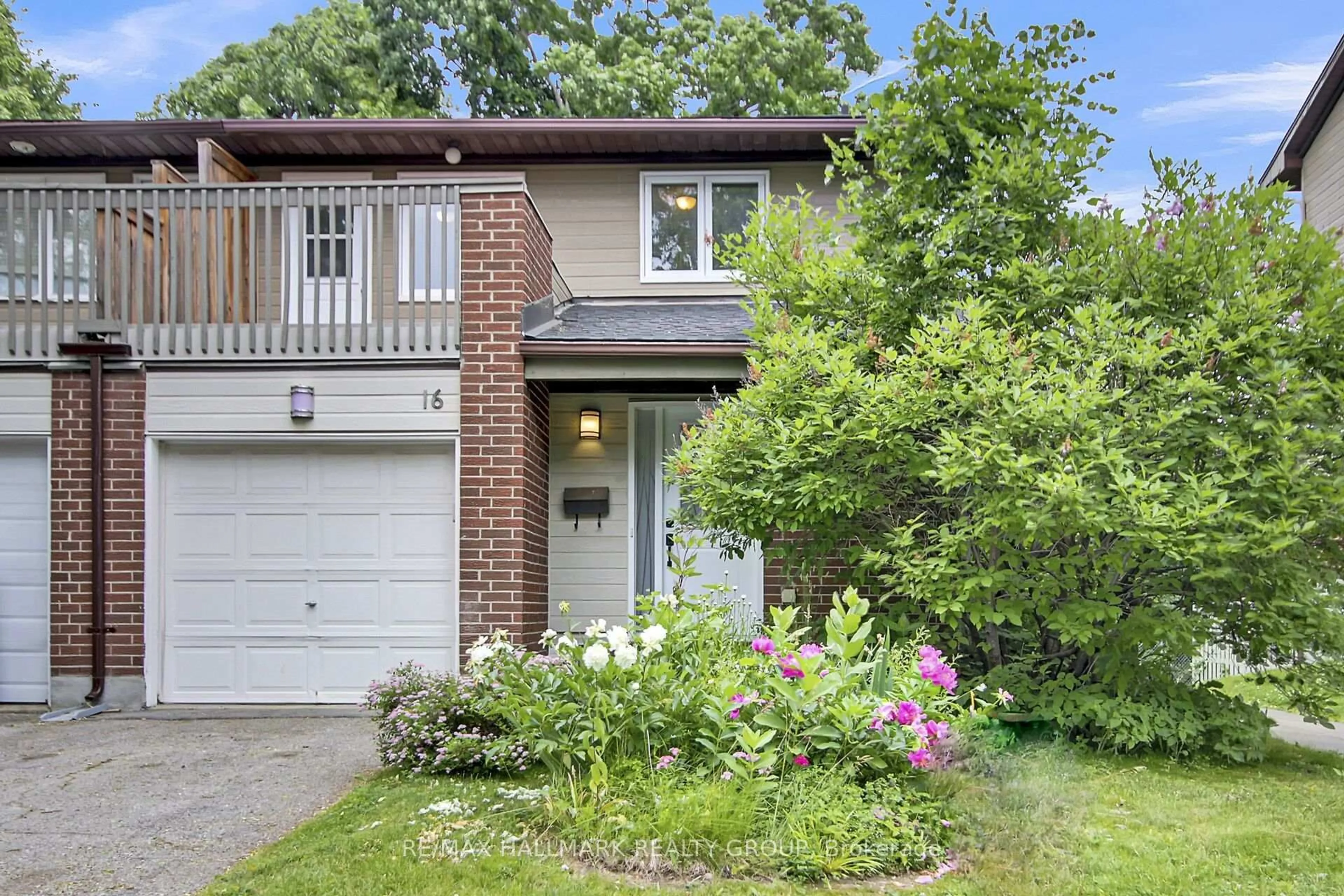 Home with brick exterior material, street for 3205 Uplands Dr #16, Ottawa Ontario K1V 9T3