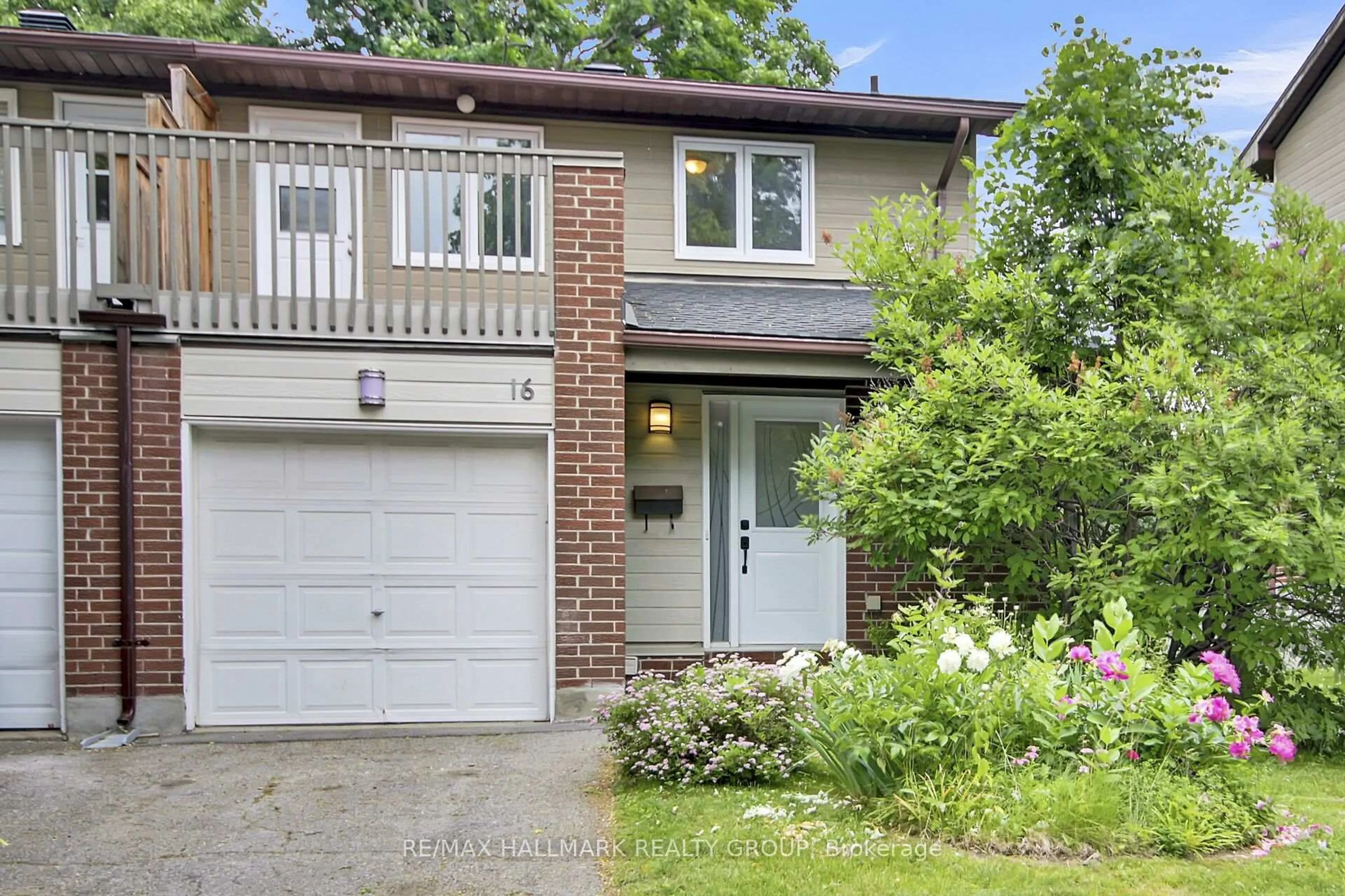 Home with brick exterior material, street for 3205 Uplands Dr #16, Ottawa Ontario K1V 9T3