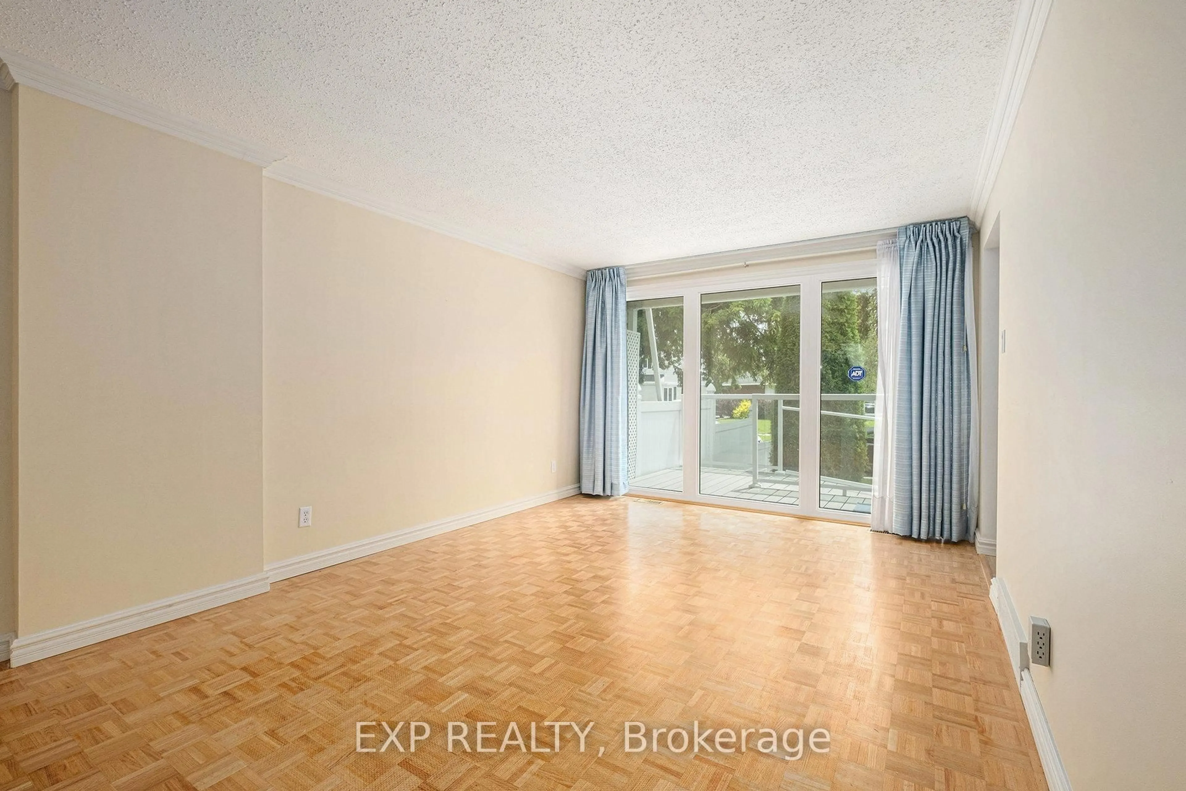 A pic of a room for 75 Chesterton Dr, Ottawa Ontario K2E 5T5