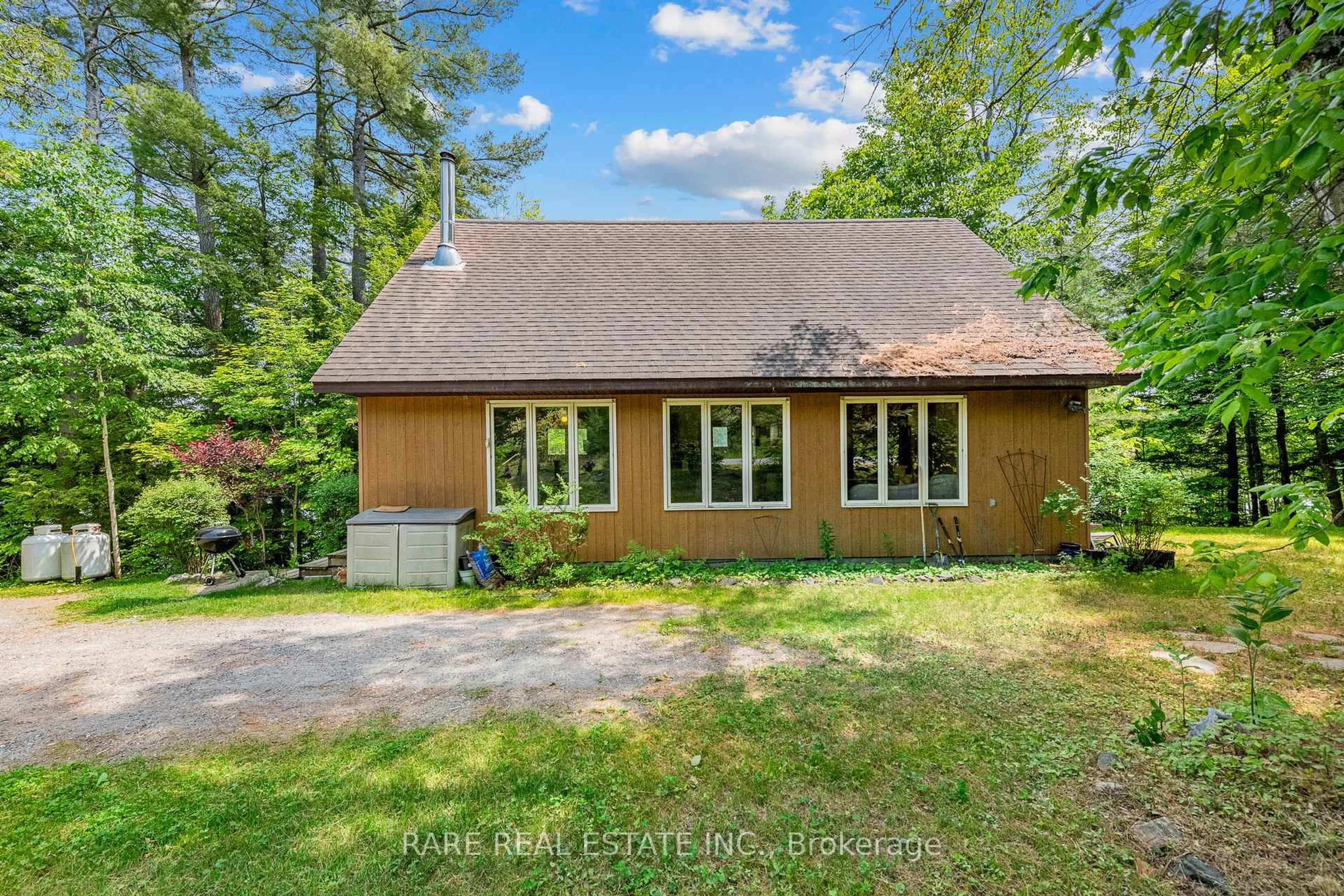 A pic from outside/outdoor area/front of a property/back of a property/a pic from drone, unknown for 4321 Calabogie Rd, Calabogie Ontario K0J 1H0