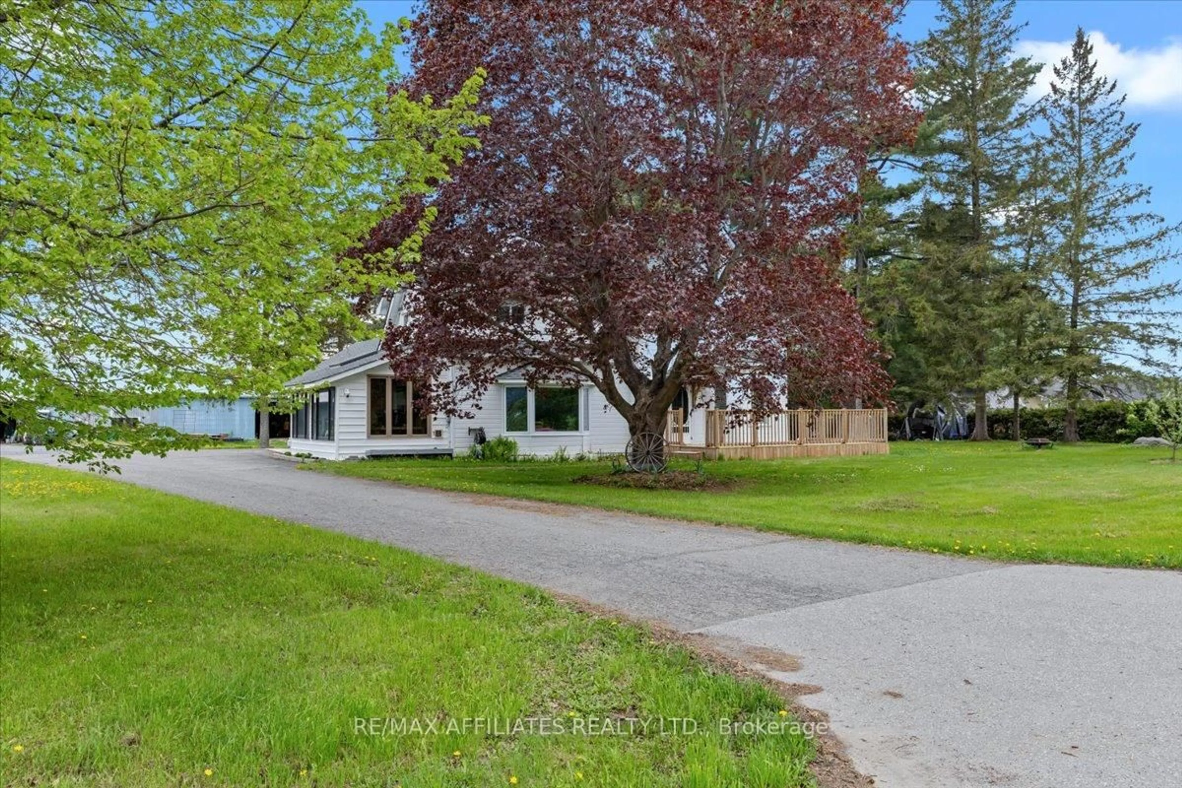A pic from outside/outdoor area/front of a property/back of a property/a pic from drone, street for 5348 Dunning Rd, Navan Ontario K4B 1J1