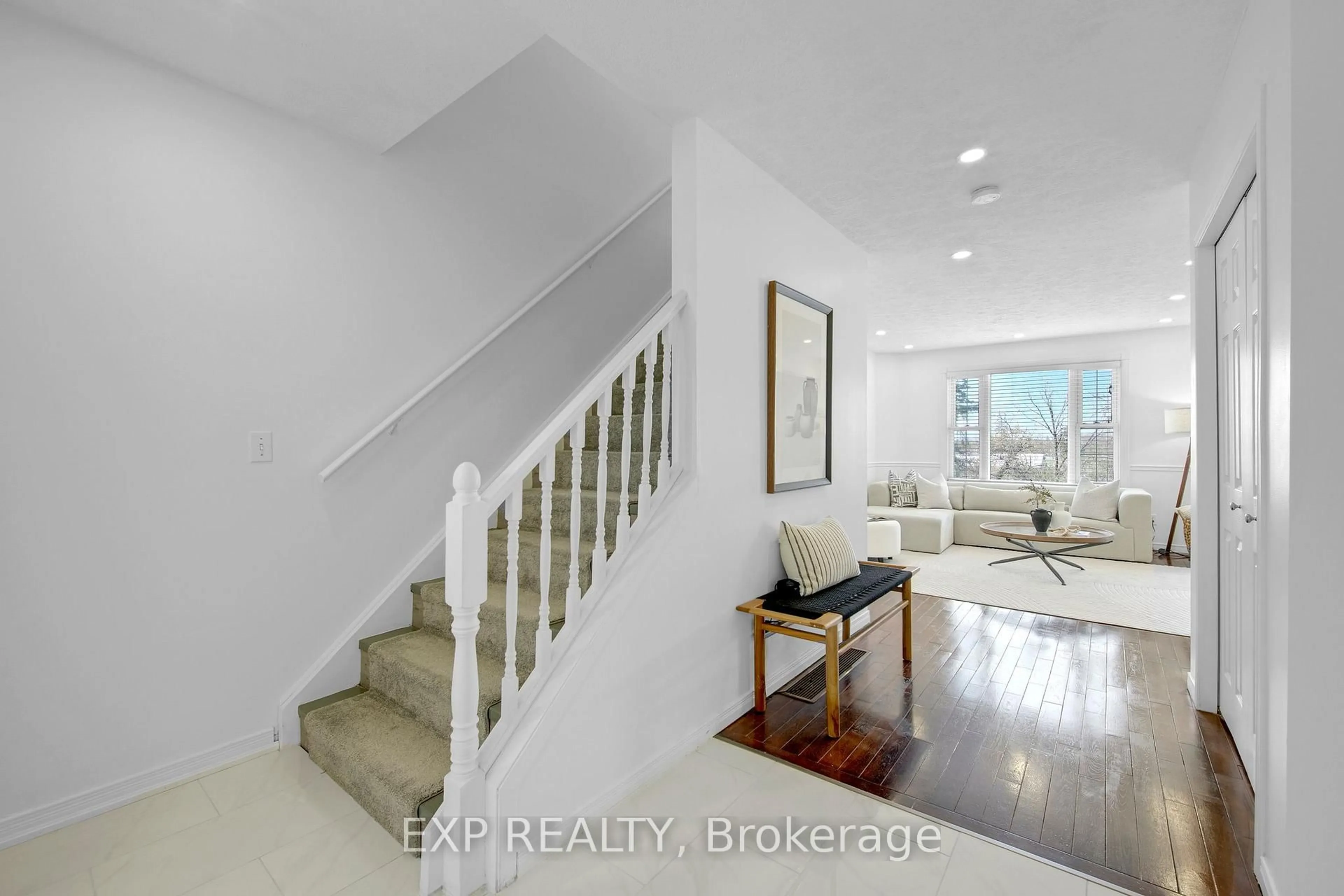 Indoor entryway for 77 Clarke St, Woodstock Ontario N4S 7M4