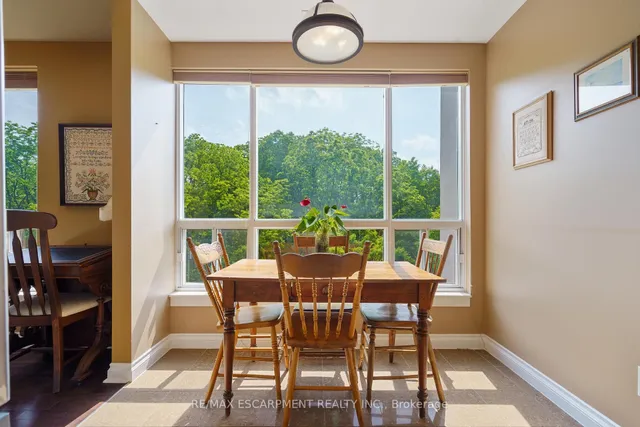 Additional property image - 4000 Creekside Dr Unit 405