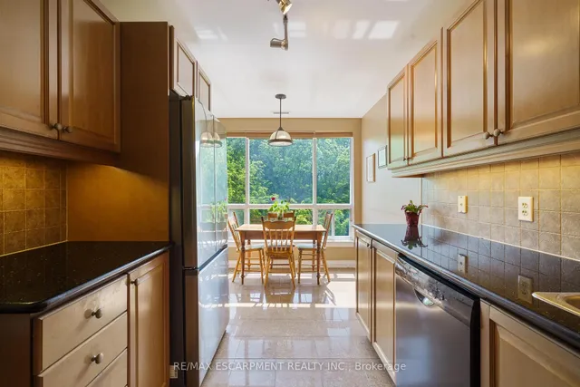 Additional property image - 4000 Creekside Dr Unit 405