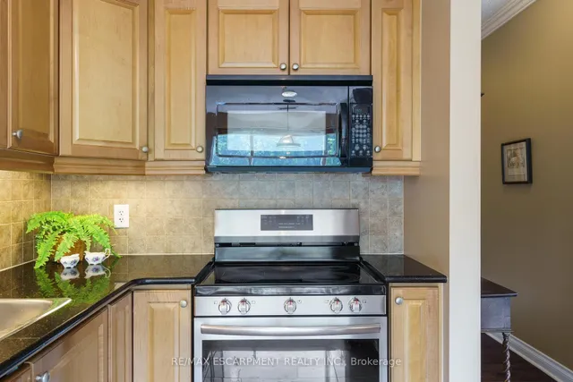 Additional property image - 4000 Creekside Dr Unit 405