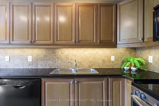 Additional property image - 4000 Creekside Dr Unit 405