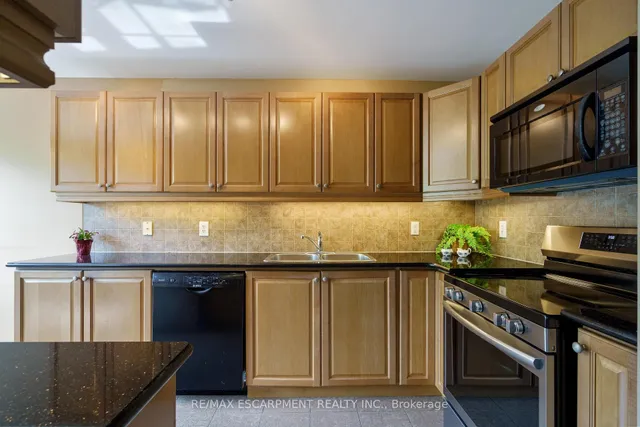 Additional property image - 4000 Creekside Dr Unit 405