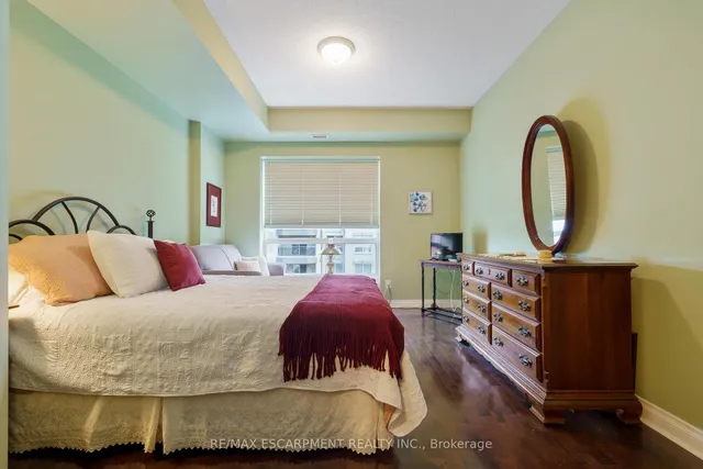 Additional property image - 4000 Creekside Dr Unit 405