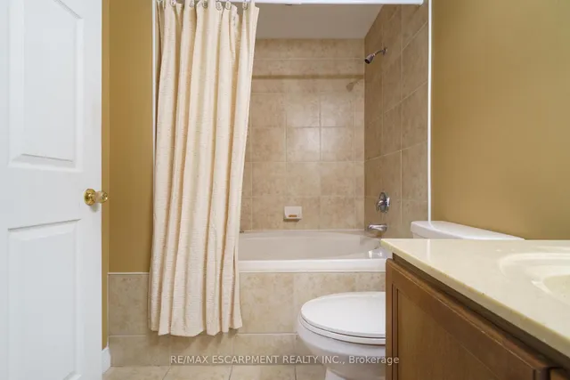 Additional property image - 4000 Creekside Dr Unit 405