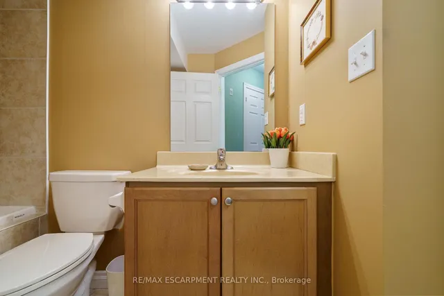 Additional property image - 4000 Creekside Dr Unit 405