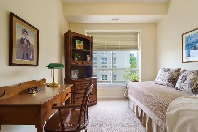 Additional property image - 4000 Creekside Dr Unit 405