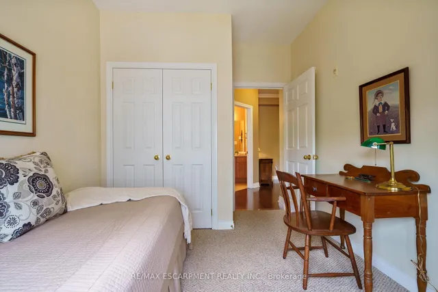 Additional property image - 4000 Creekside Dr Unit 405