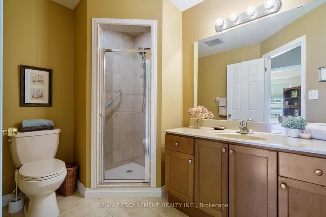 Additional property image - 4000 Creekside Dr Unit 405